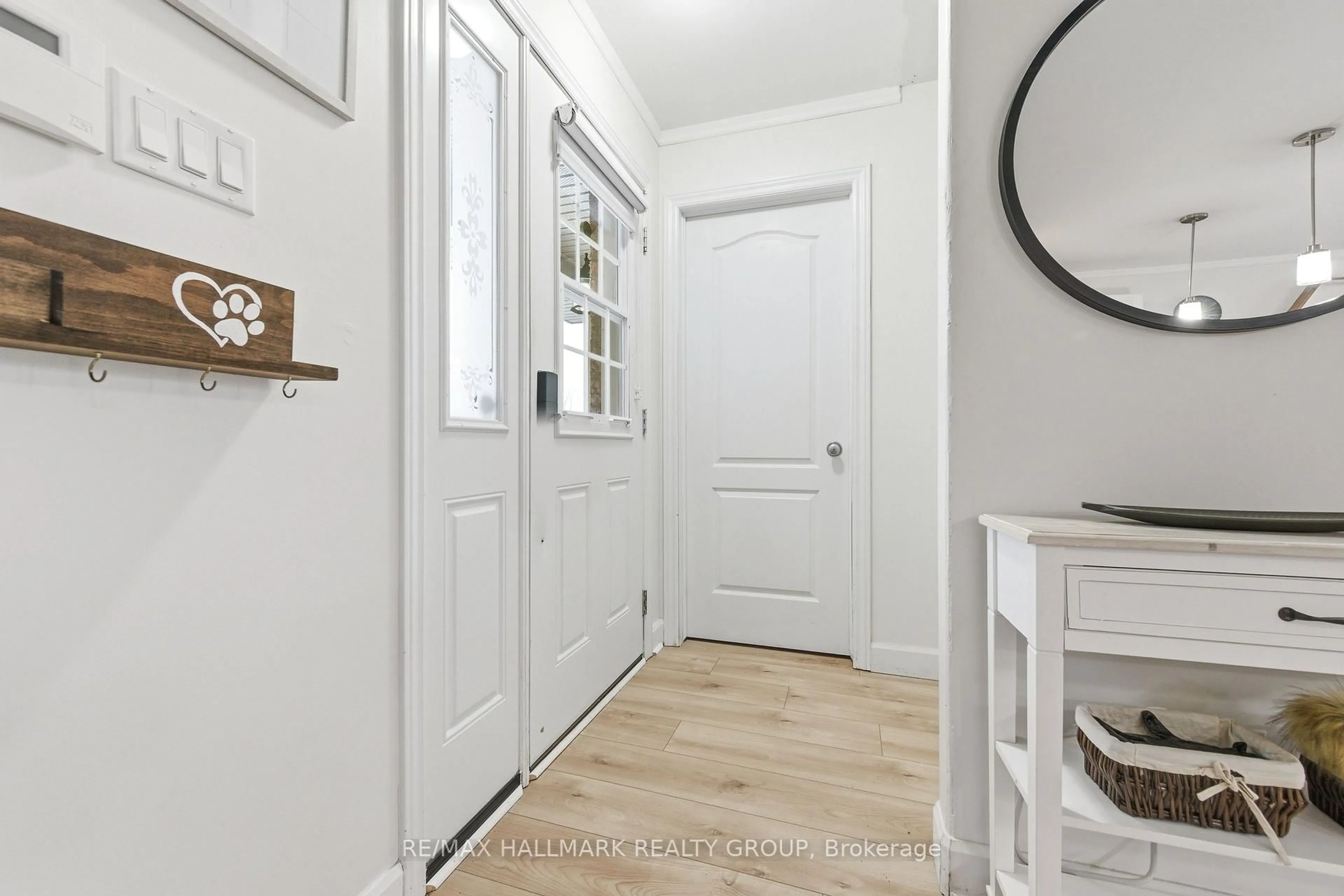 Indoor entryway for 47 Ashbury St, Arnprior Ontario K7S 0A7