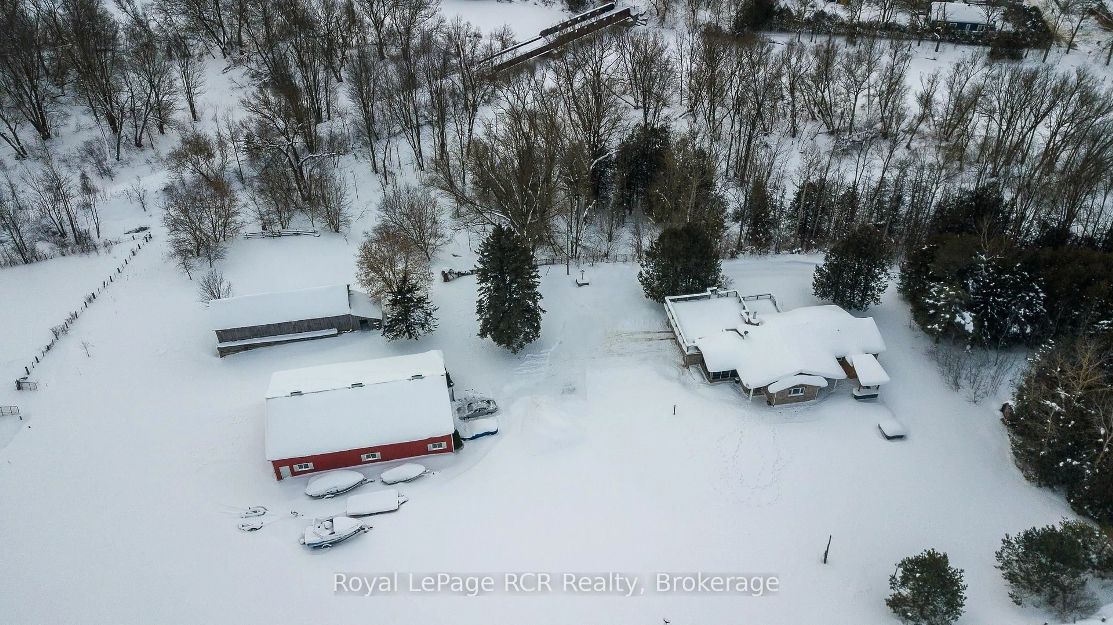A pic from outside/outdoor area/front of a property/back of a property/a pic from drone, unknown for 837 7th Ave, Hanover Ontario N4N 2K3