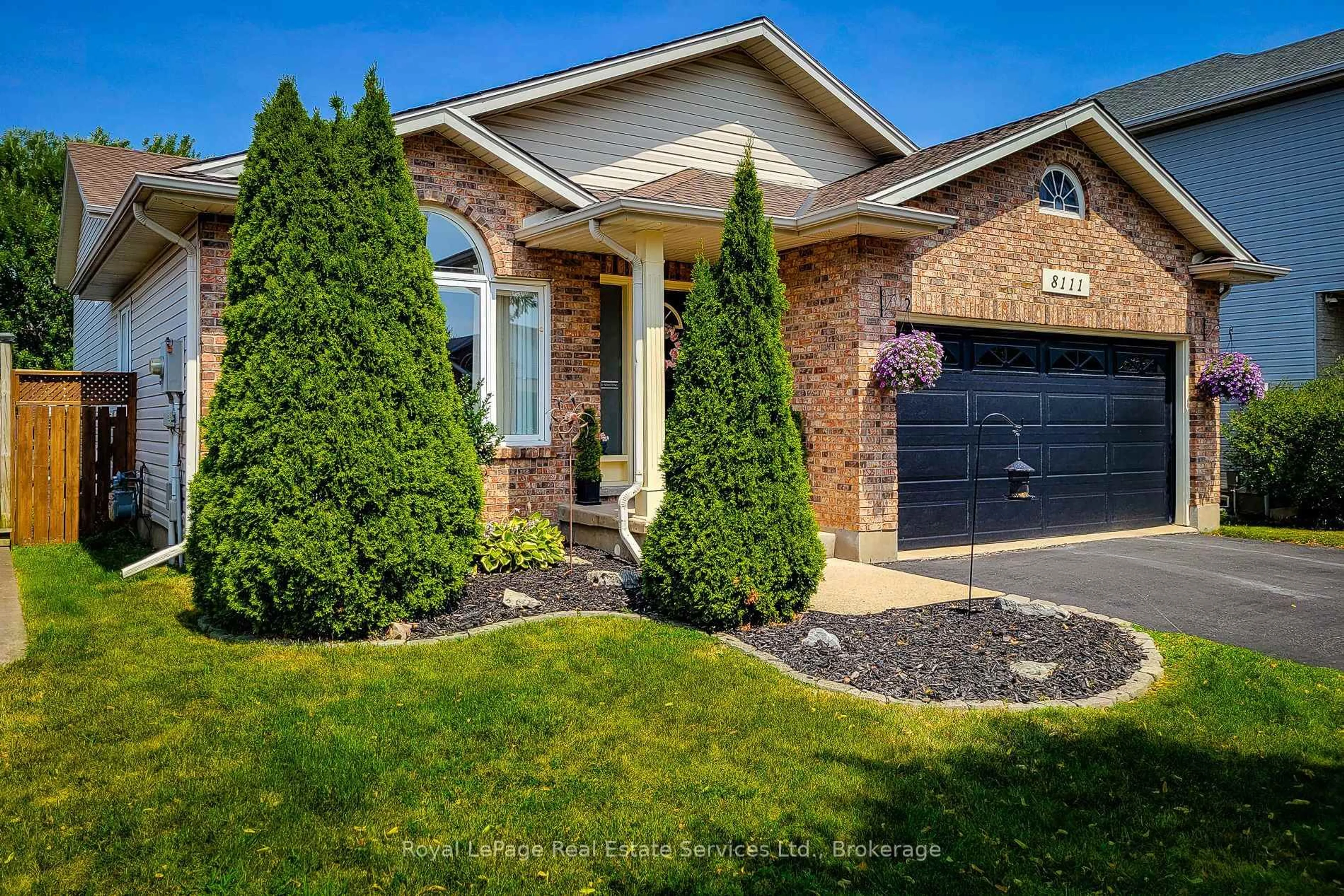 Home with brick exterior material, street for 8111 Woodsview Cres, Niagara Falls Ontario L2H 3G3
