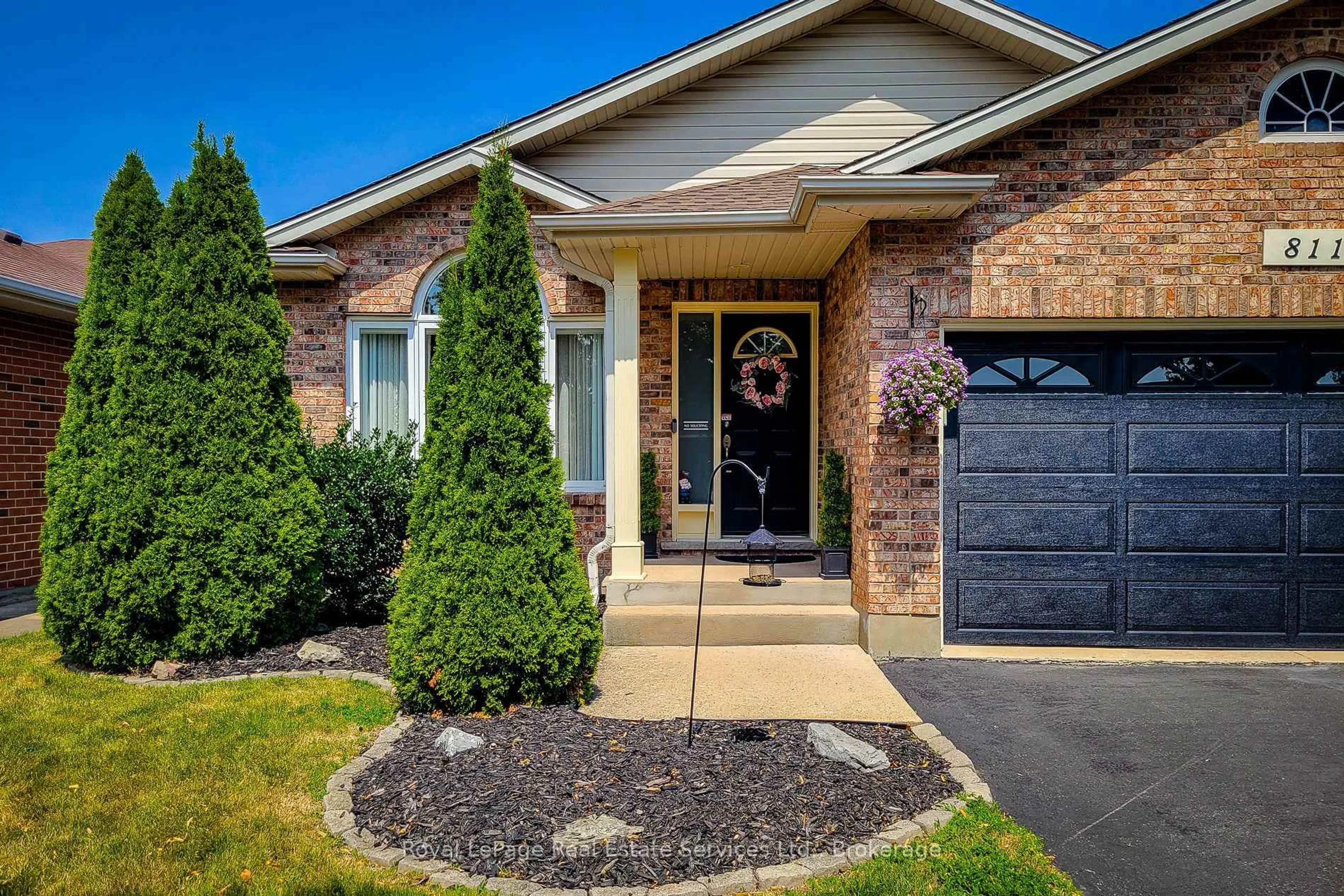 Home with brick exterior material, street for 8111 Woodsview Cres, Niagara Falls Ontario L2H 3G3