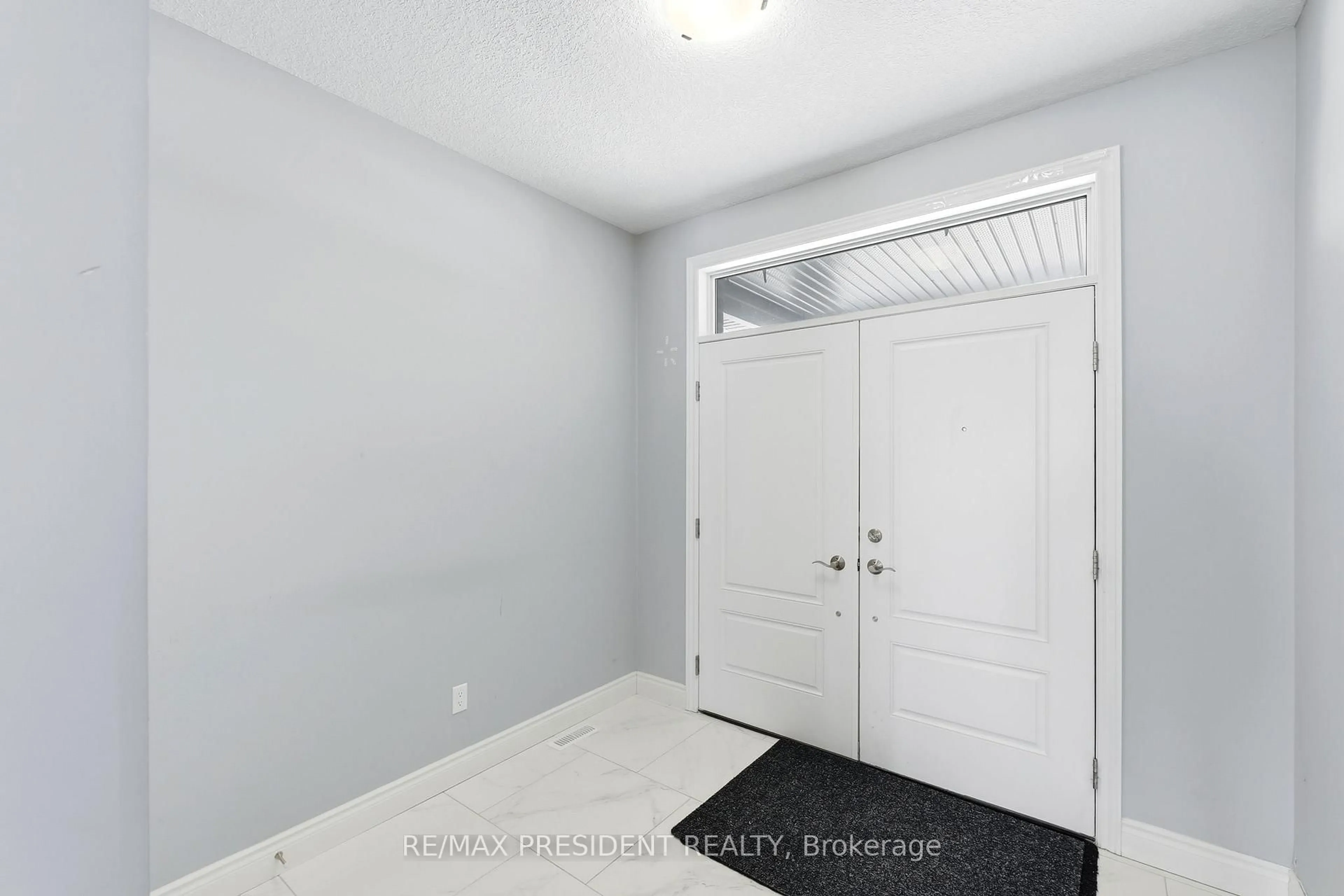 Indoor entryway for 3624 Earlston Cross, London South Ontario N6L 0G6