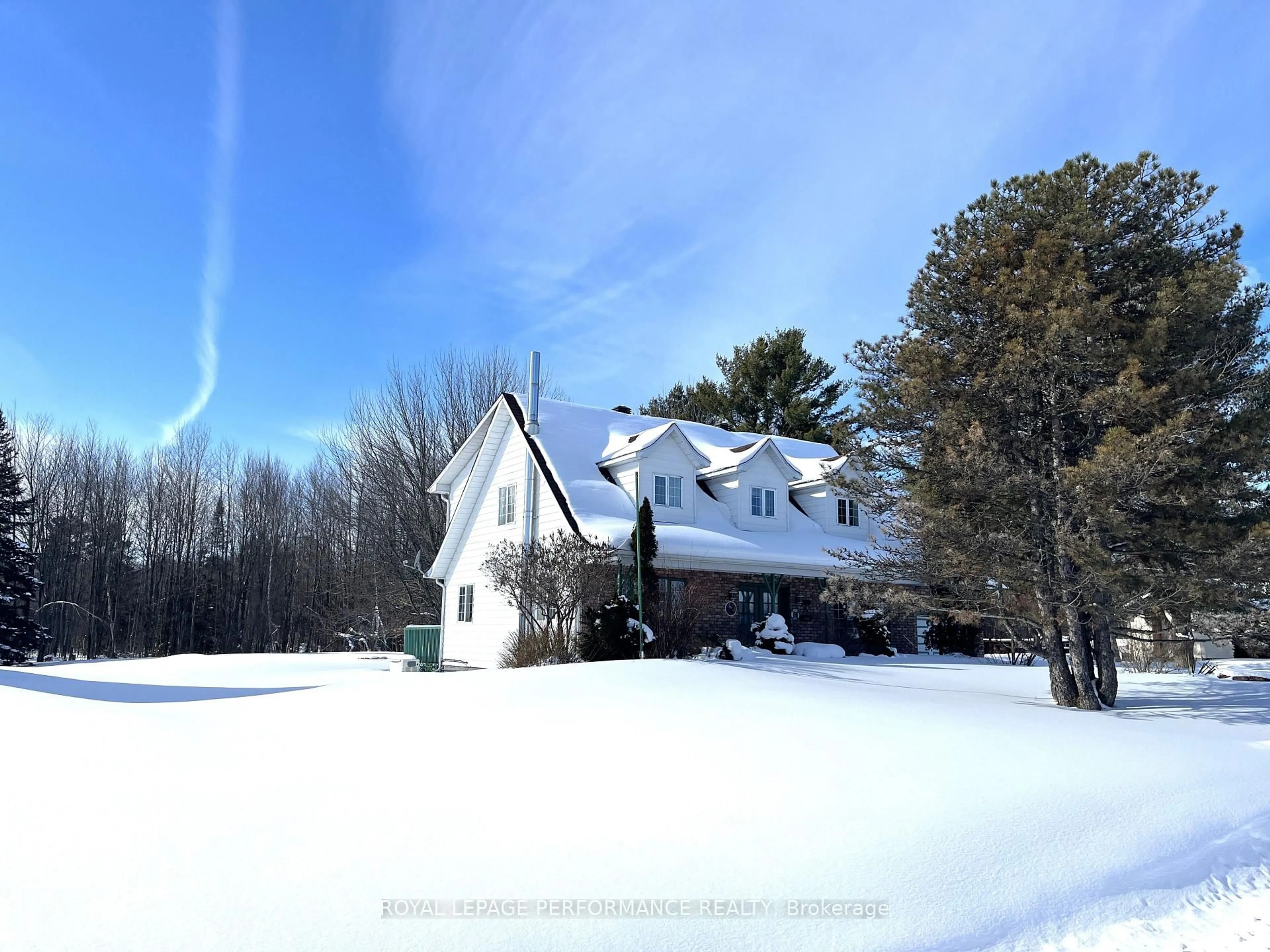 A pic from outside/outdoor area/front of a property/back of a property/a pic from drone, unknown for 550 Montee Lajeunesse, Alfred and Plantagenet Ontario K0B 1A0