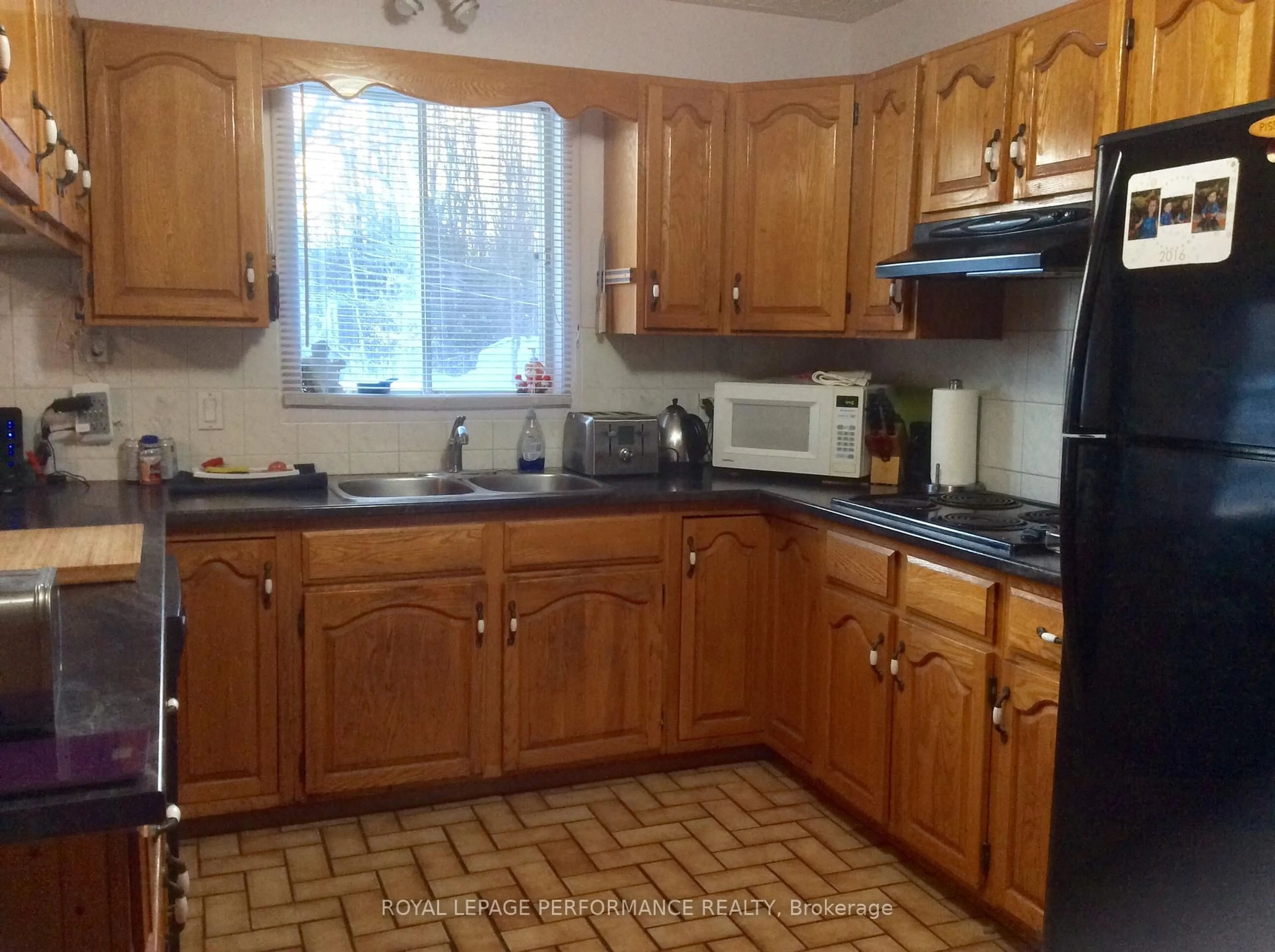 Standard kitchen, unknown for 550 Montee Lajeunesse, Alfred and Plantagenet Ontario K0B 1A0