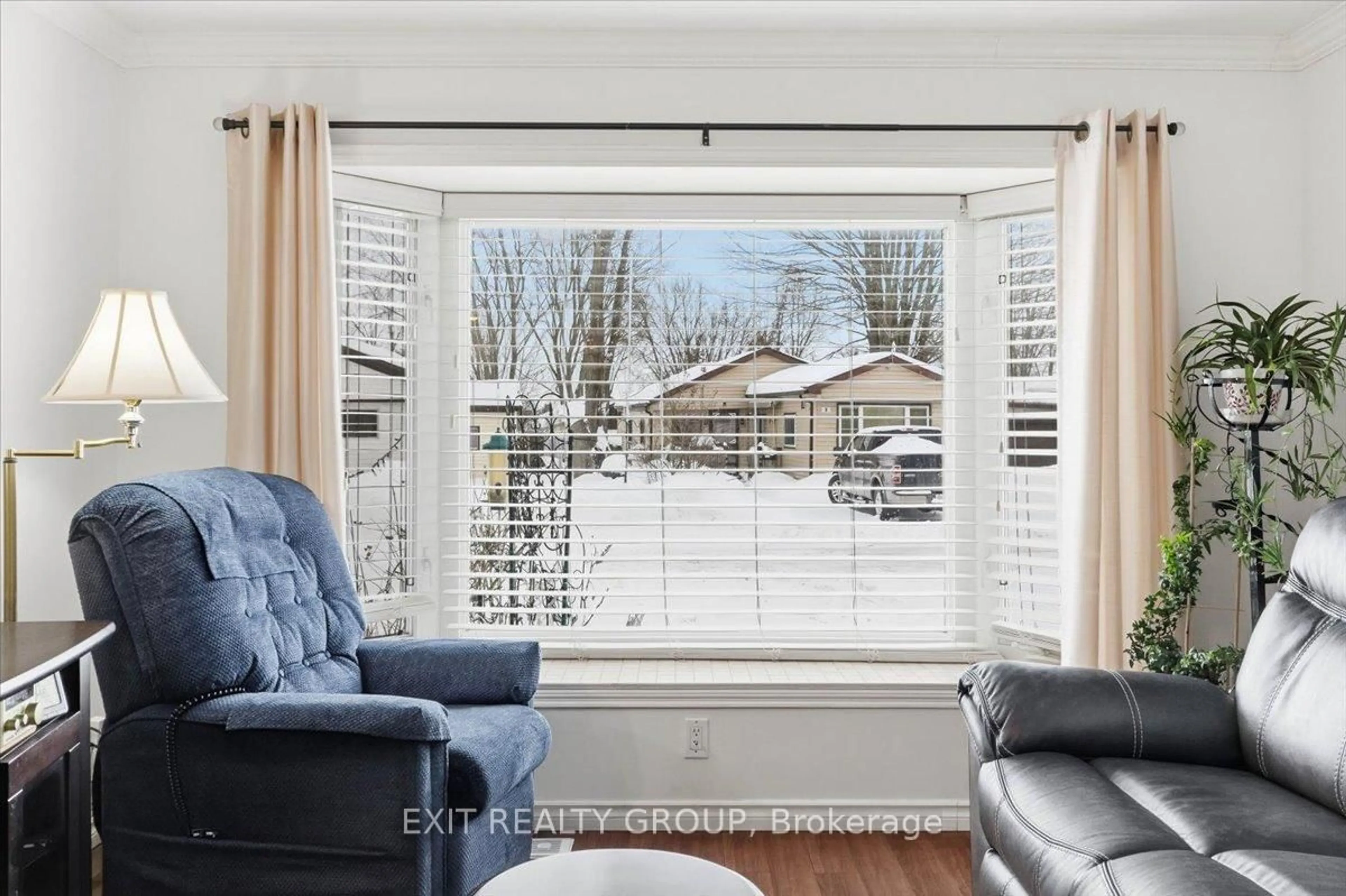 Living room with furniture, unknown for 7 Arbour Lane, Quinte West Ontario K8N 4Z3