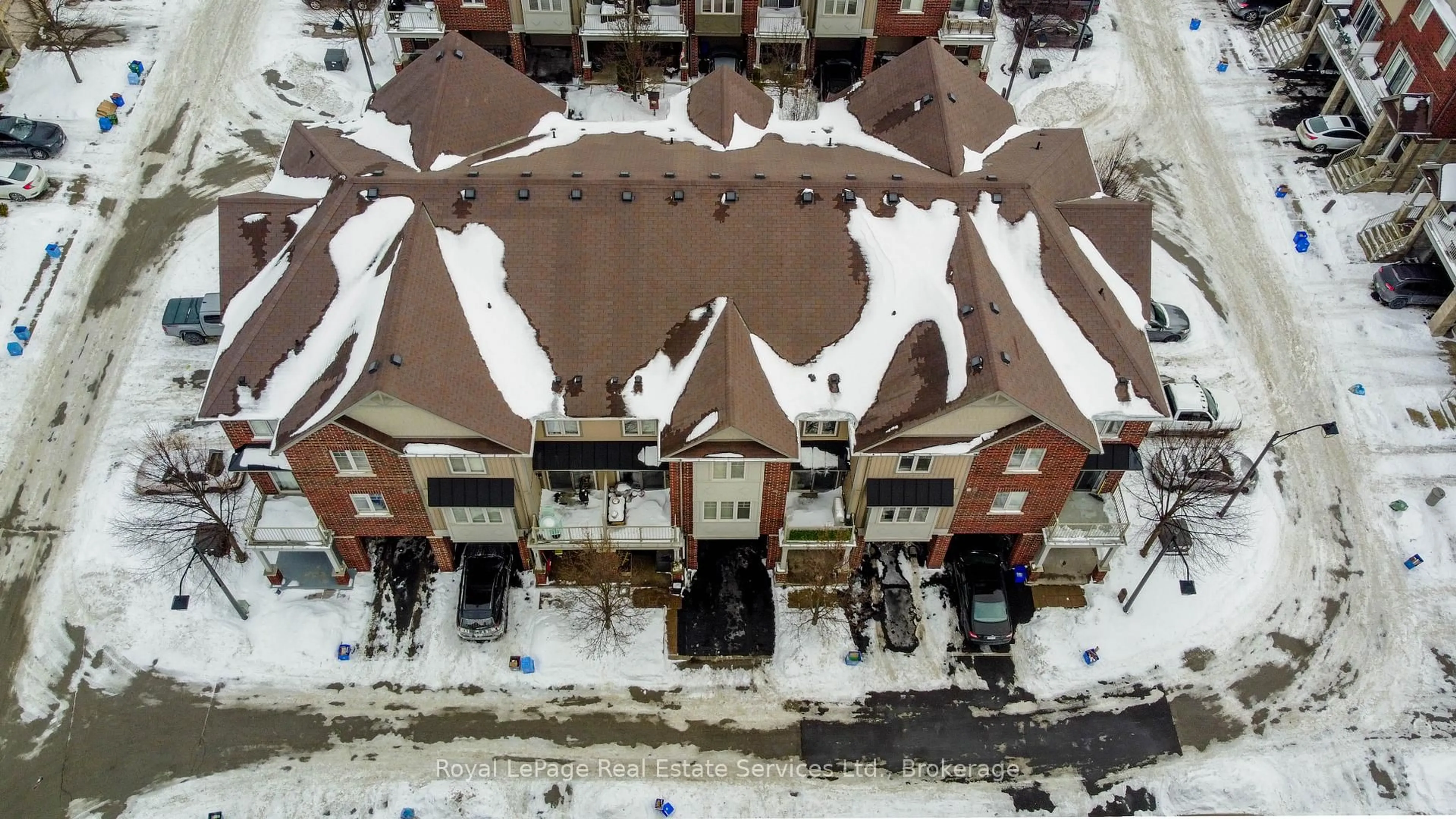 A pic from outside/outdoor area/front of a property/back of a property/a pic from drone, building for 310 Fall Fair Way #51, Hamilton Ontario L0R 1C0