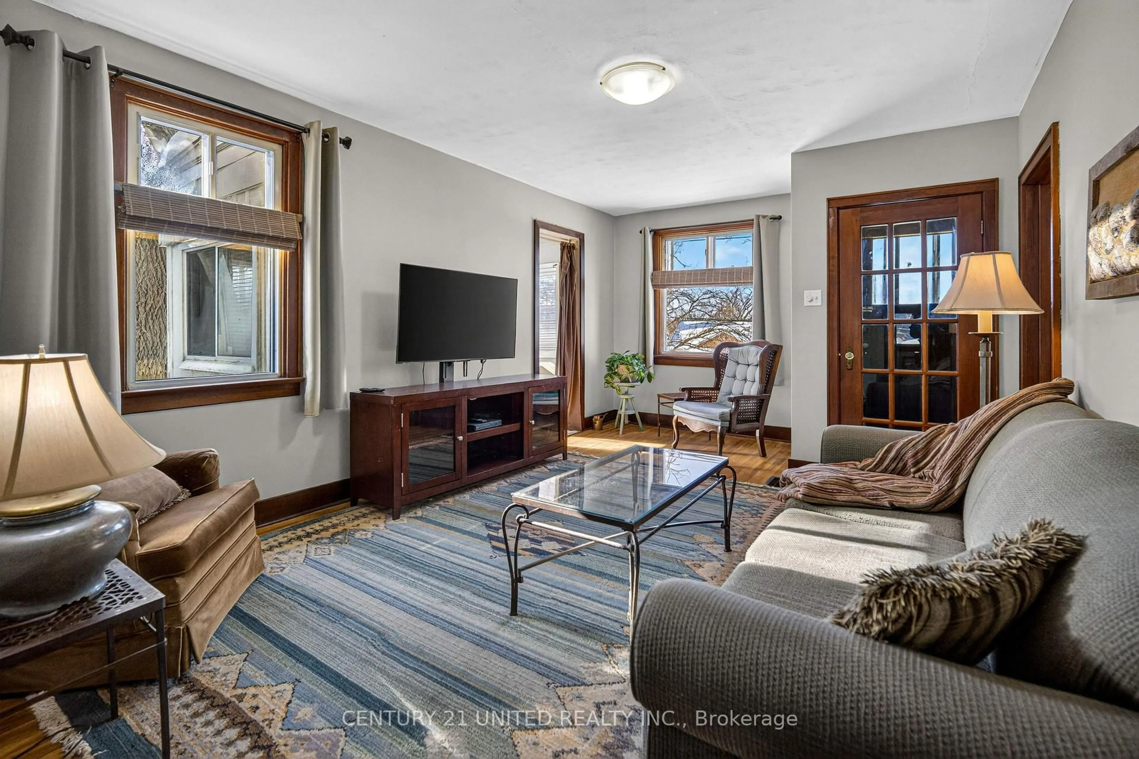 Living room with furniture, unknown for 638 Rubidge St, Peterborough Ontario K9H 4G1