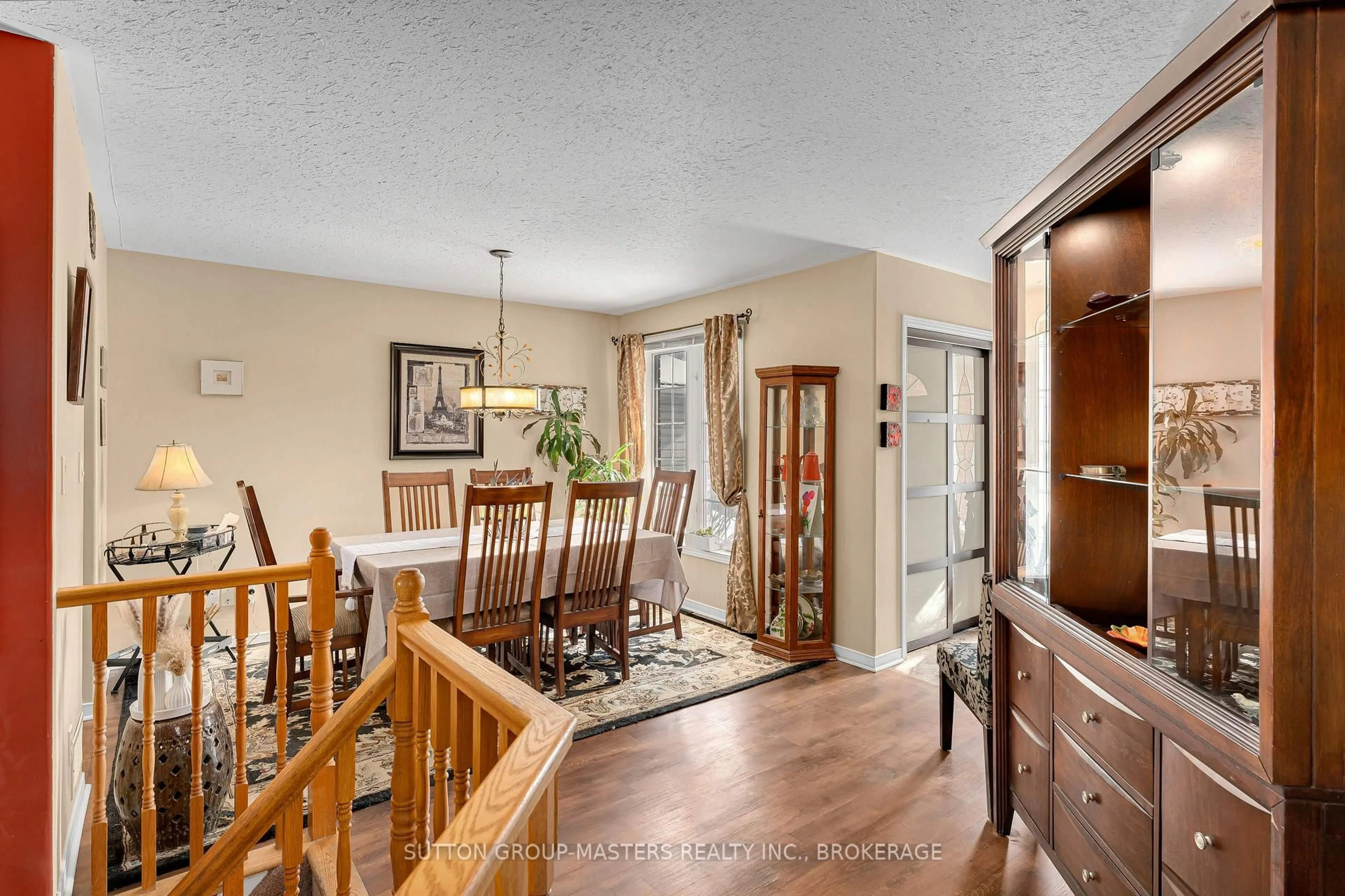 Dining room, wood/laminate floor for 568 Roosevelt Dr, Kingston Ontario K7M 8Z7