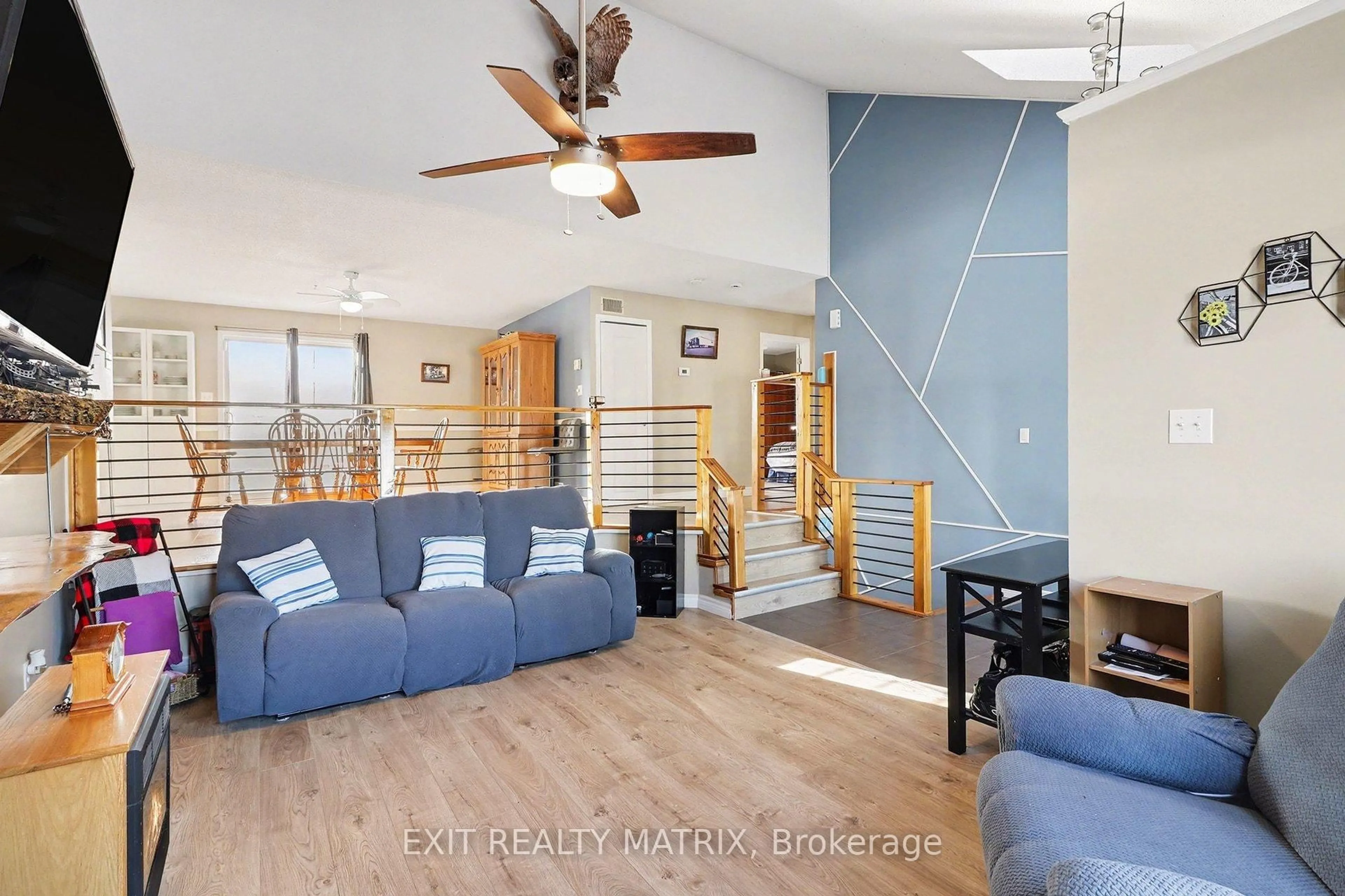 Living room with furniture, unknown for 51 Marcel St, Russell Ontario K0A 1W0