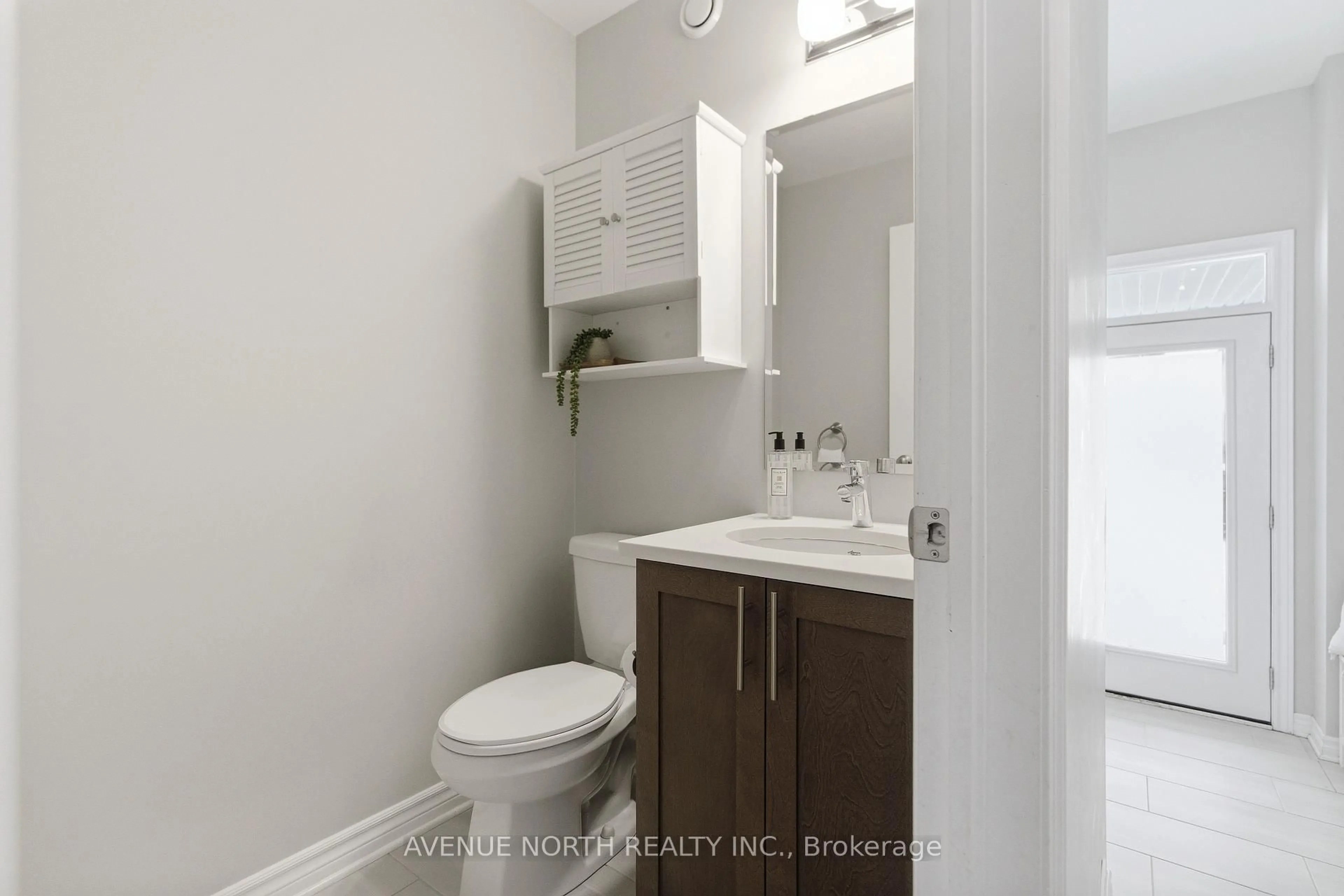 Standard bathroom, unknown for 173 Shinny Ave, Ottawa Ontario K2V 0G4