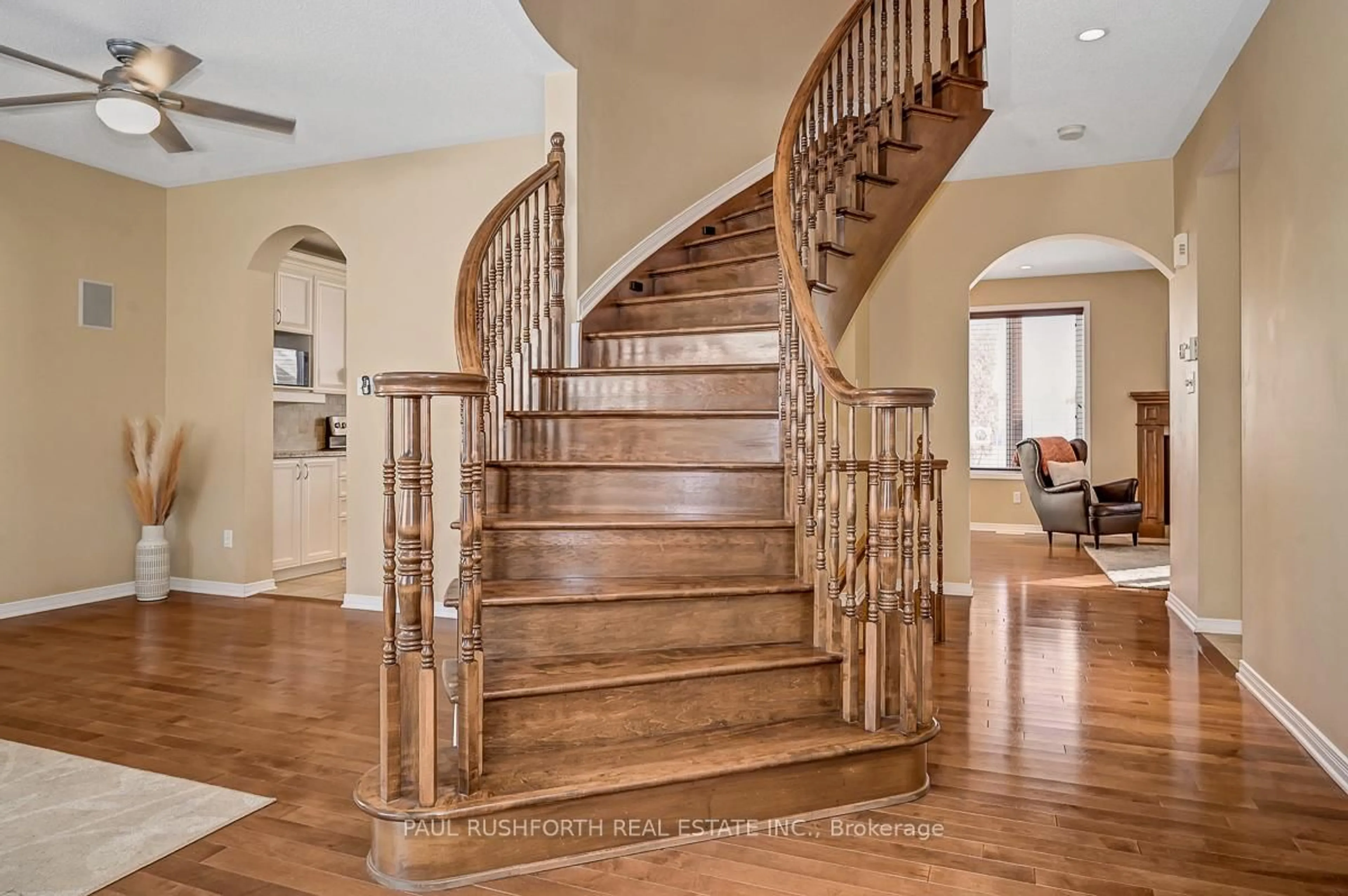 Stairs for 326 Dawnlight St, Ottawa Ontario K4A 5G4