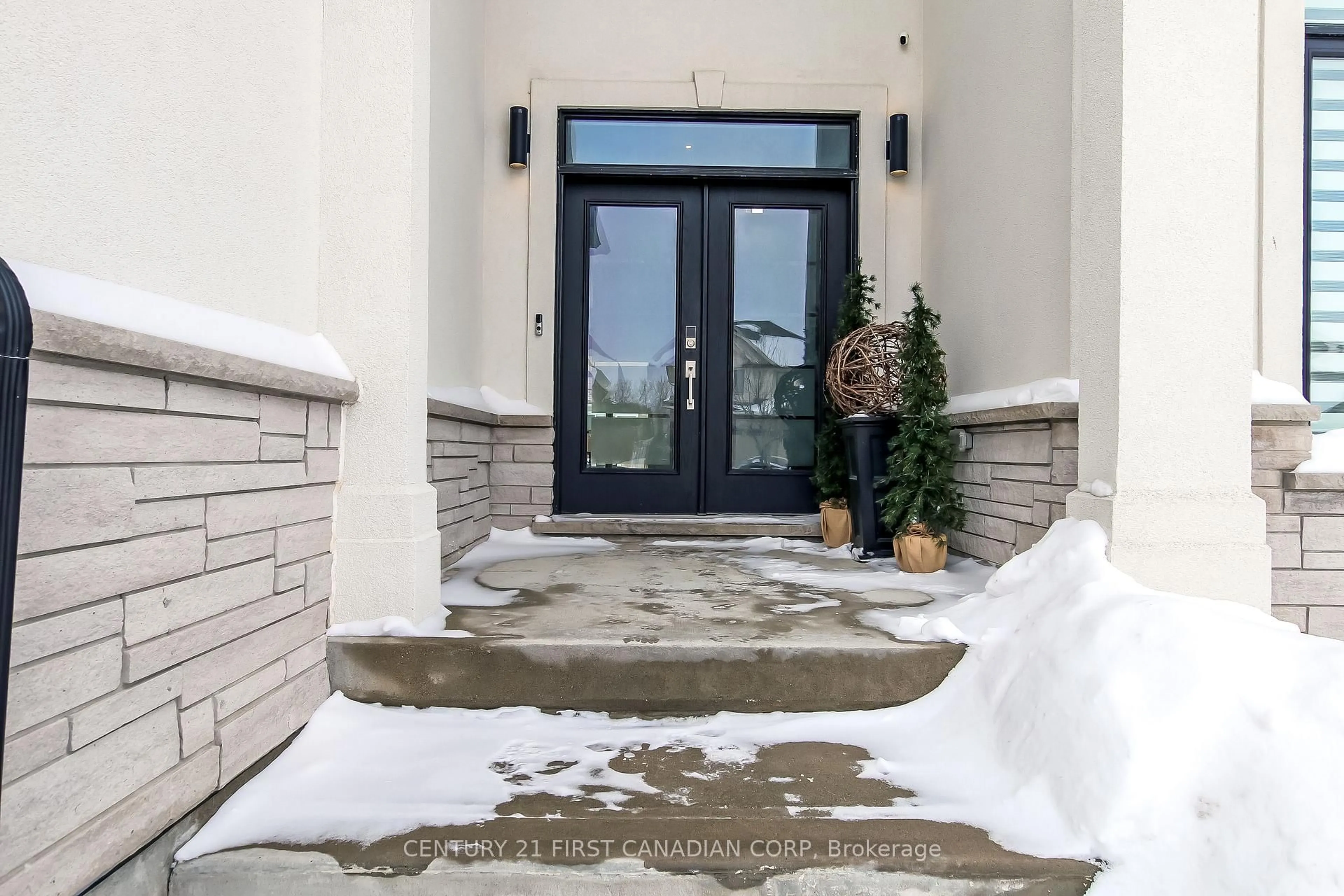 Indoor entryway for 1567 Blackwell Blvd, London North Ontario N5X 0G5