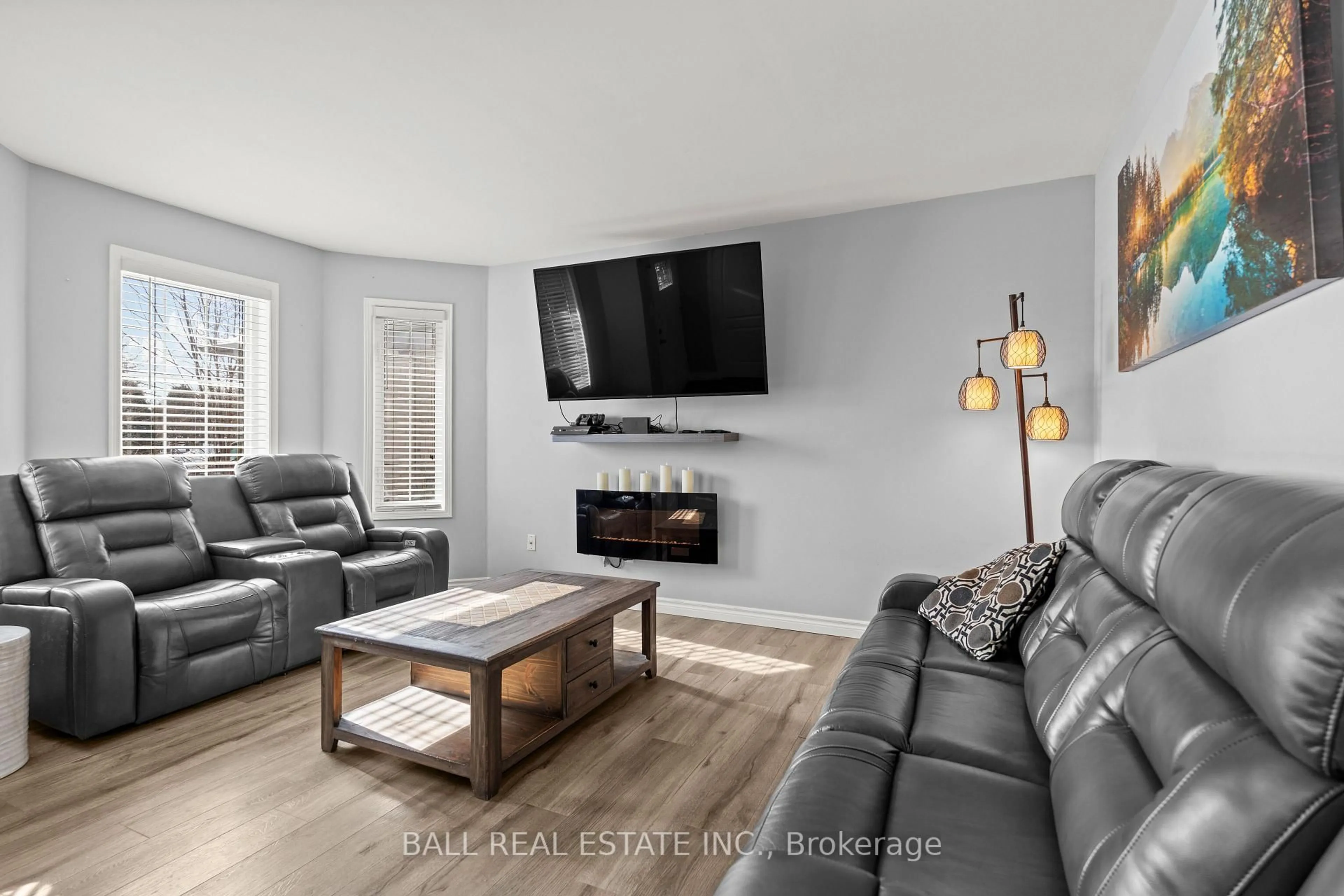 Living room with furniture, unknown for 1104 Tillison Ave, Cobourg Ontario K9A 5N4