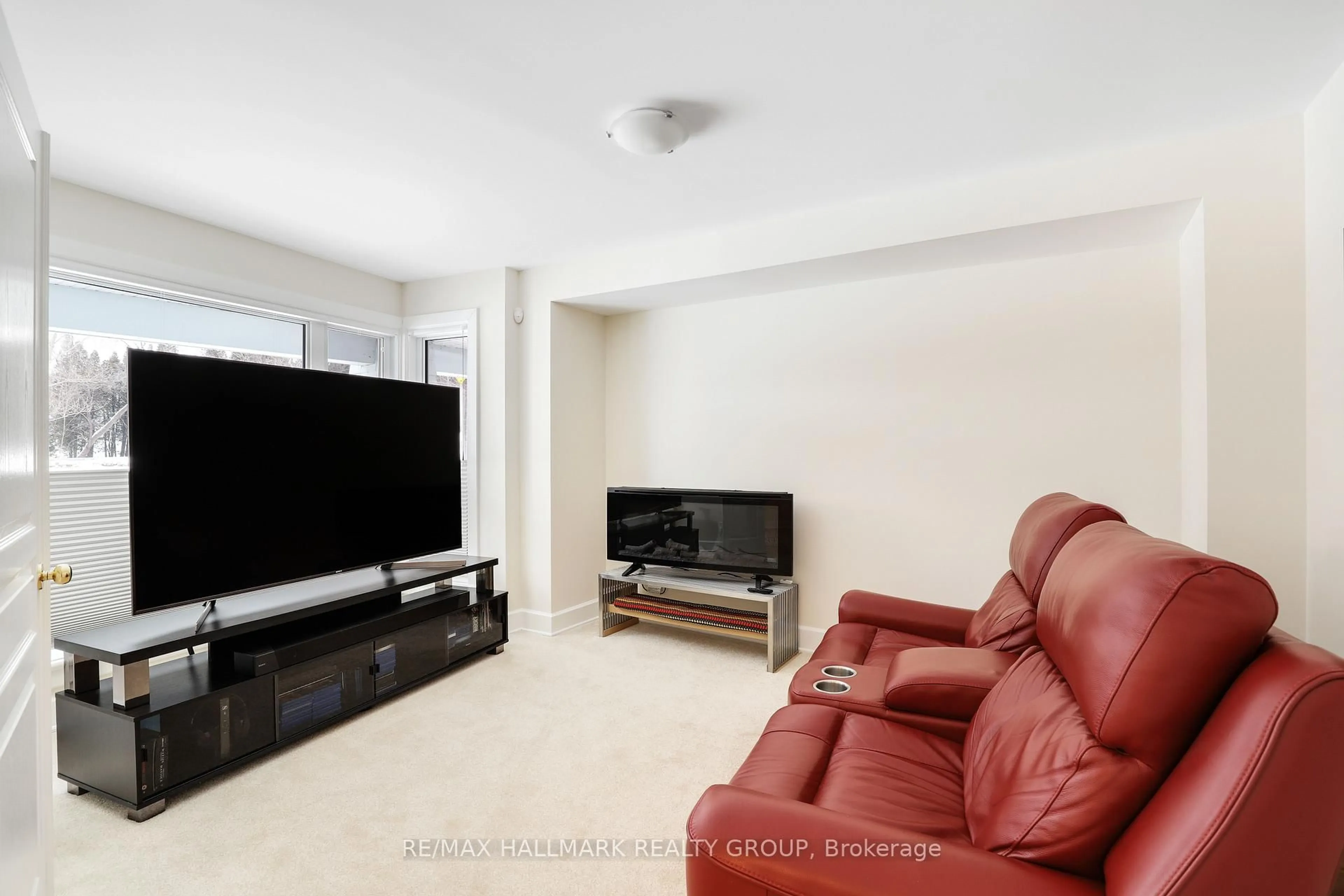 Living room with furniture, unknown for 5 Nautica Private Private, Ottawa Ontario K2H 1E5