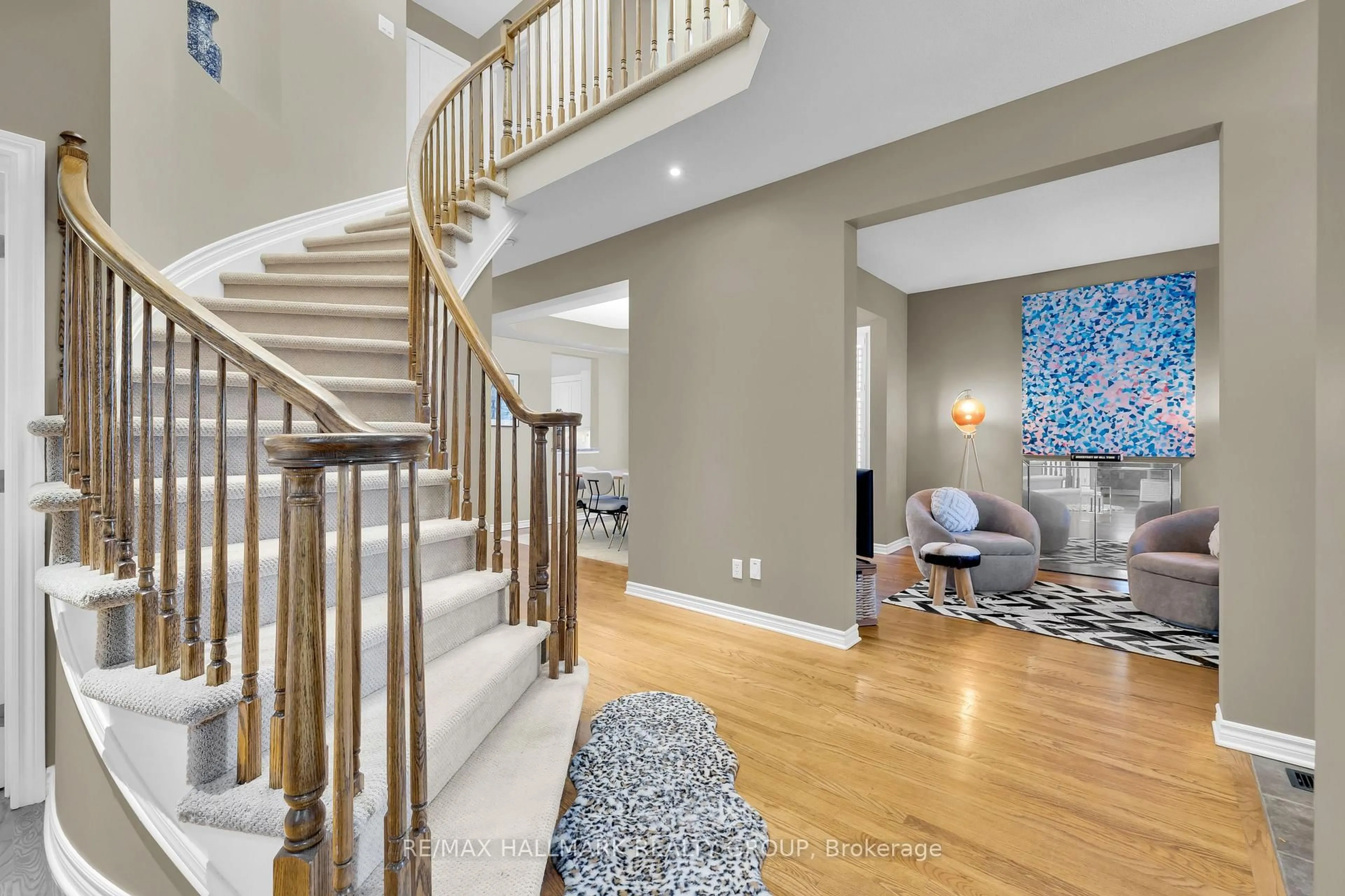 Unknown for 10 Friendly Cres, Ottawa Ontario K2S 2B6