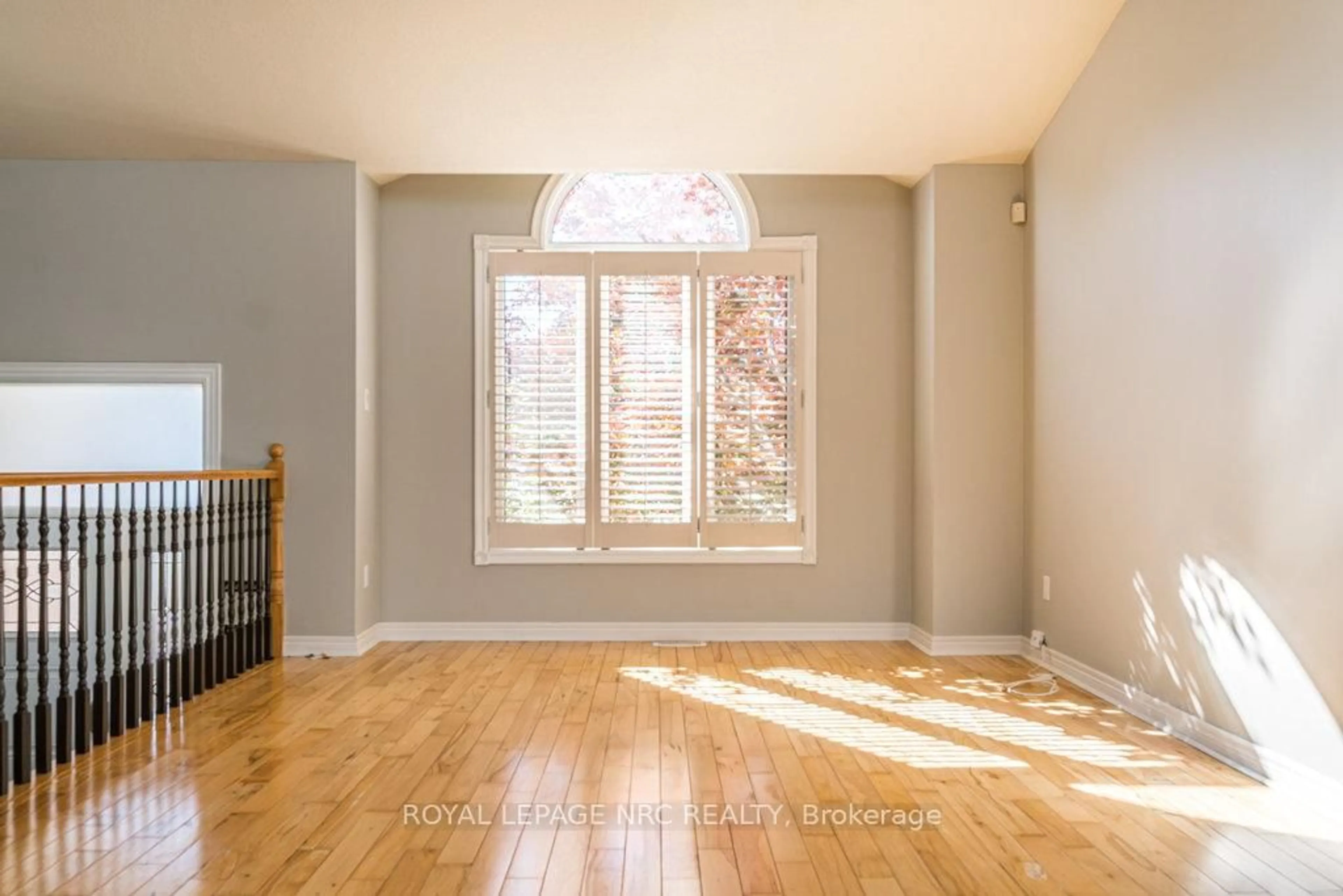 A pic of a room for 8071 Costabile Dr, Niagara Falls Ontario L2H 3H4