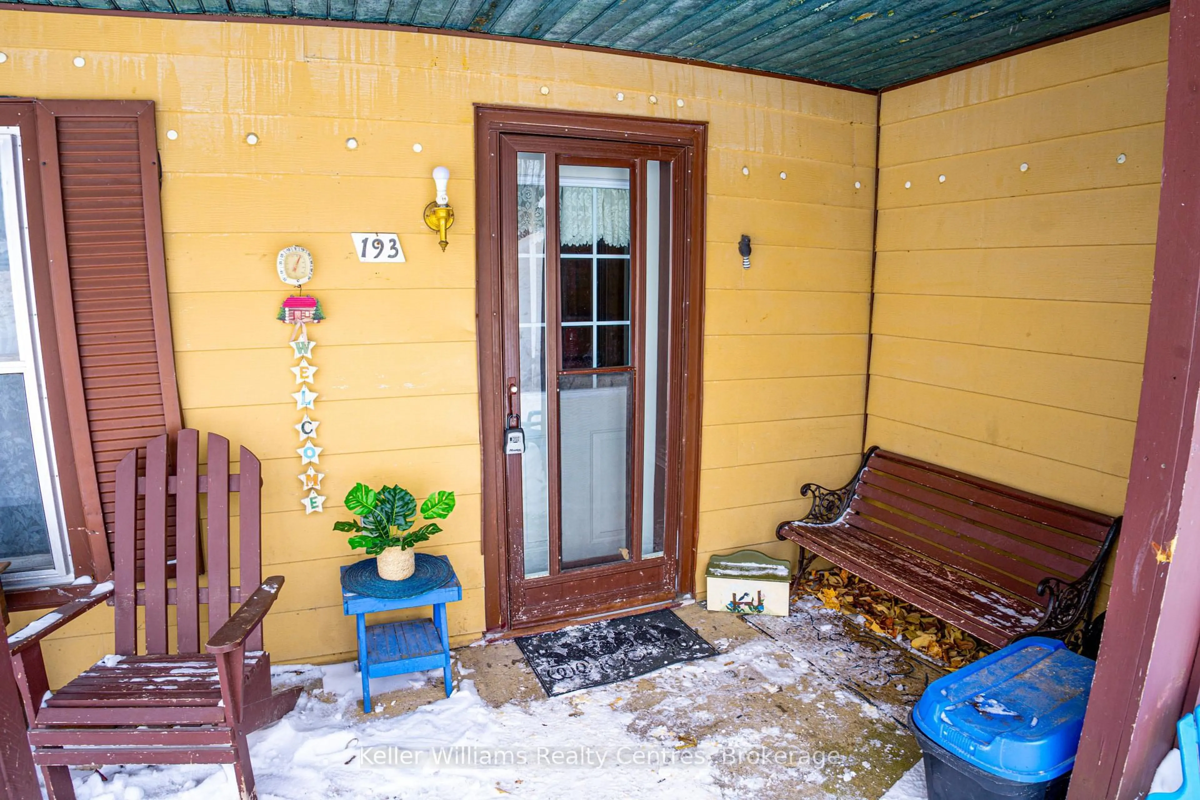 Indoor entryway for 193 Division St, South Bruce Peninsula Ontario N0H 2T0