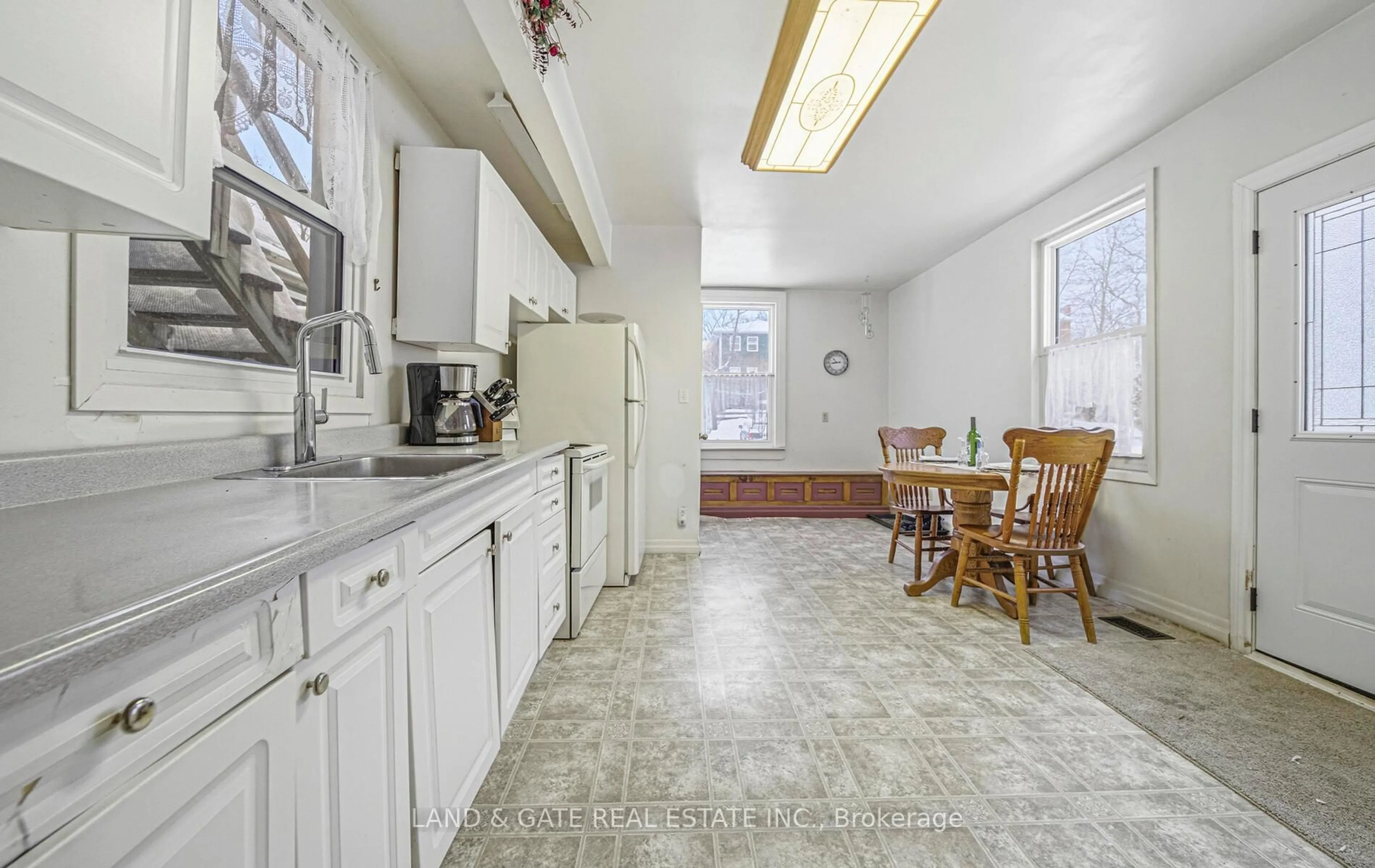 Standard kitchen, ceramic/tile floor for 43 Mill St, Port Hope Ontario L1A 2S7