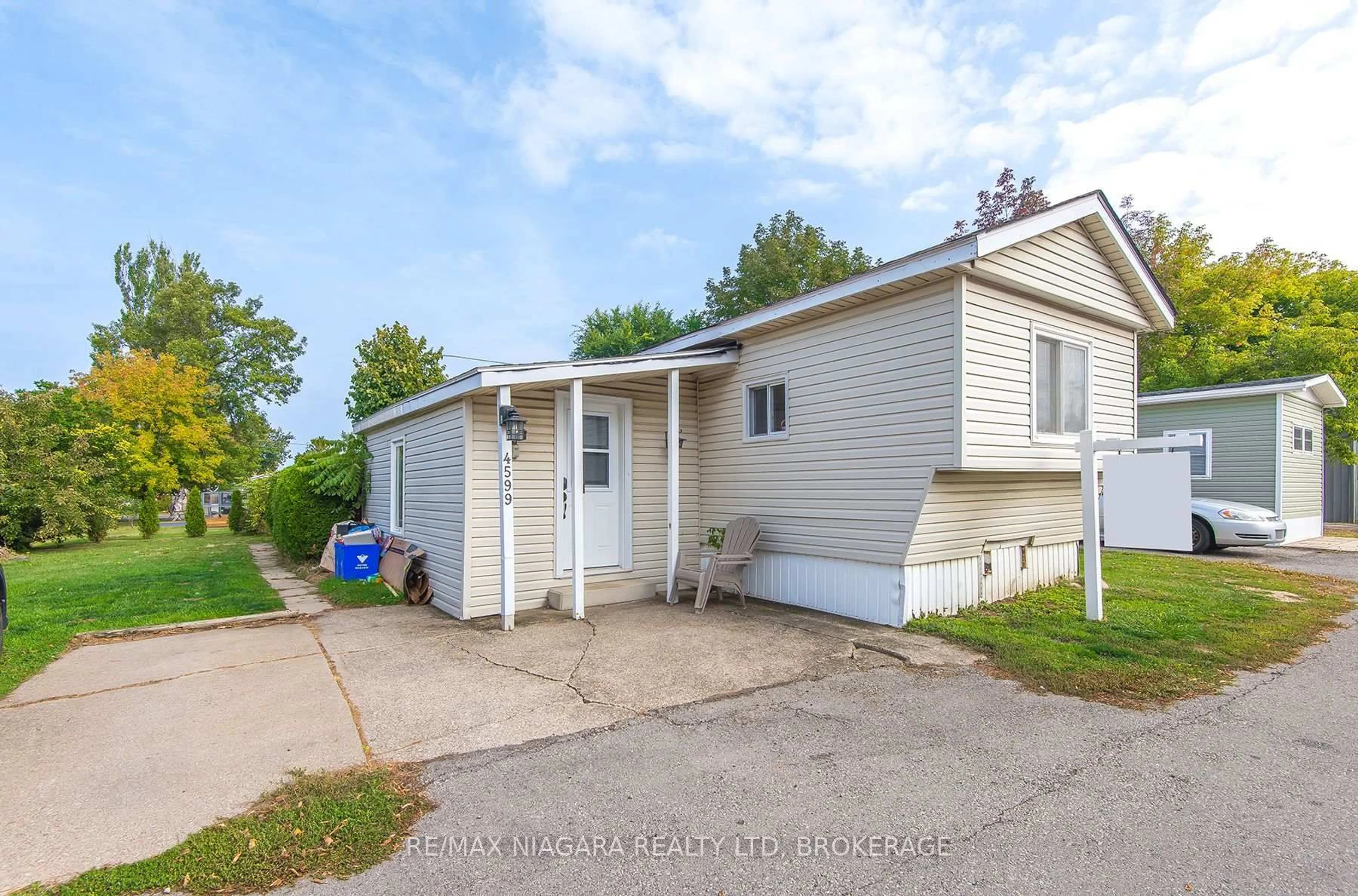 Unknown for 4599 ABIGAIL Lane, Lincoln Ontario L3J 0W1