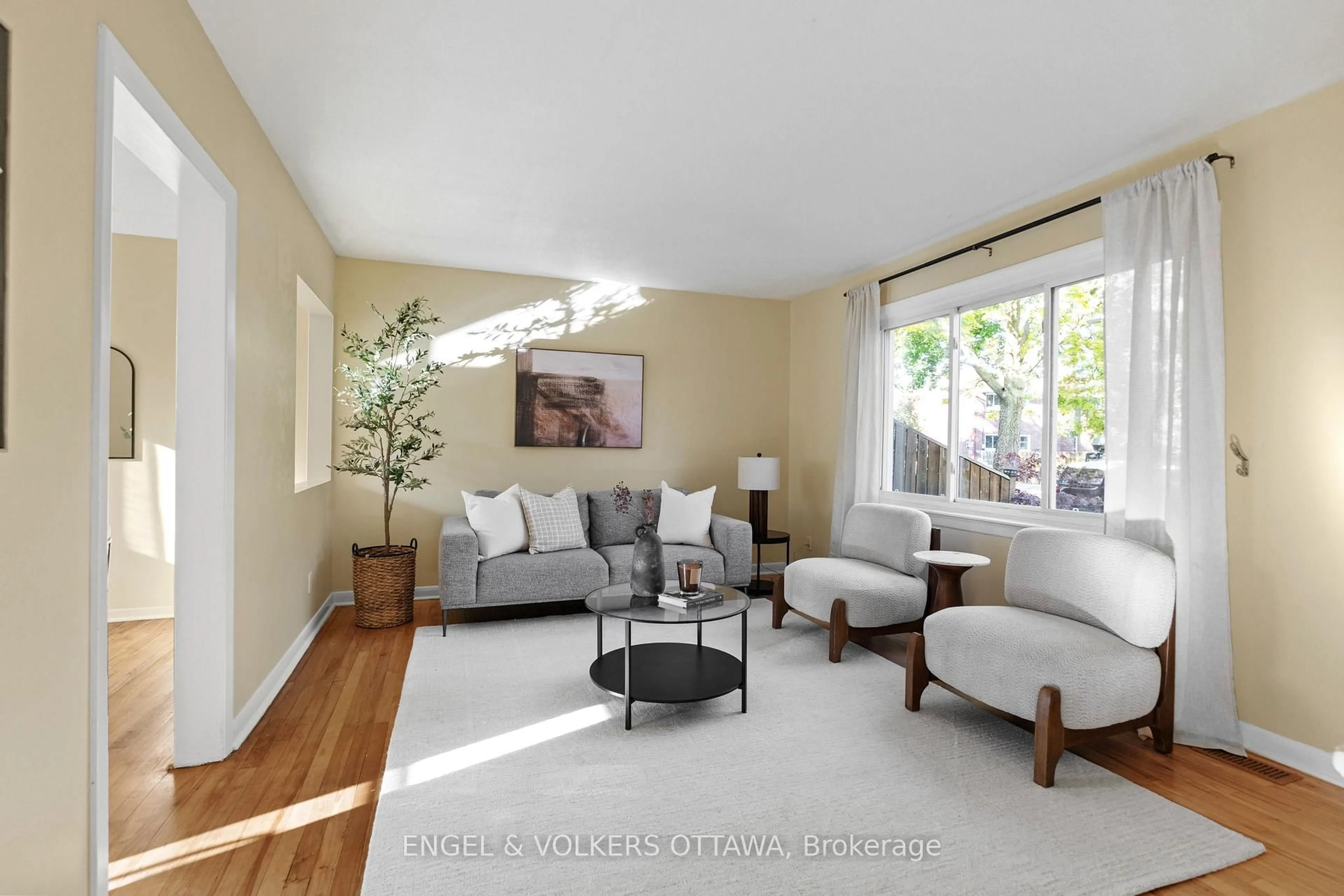 Living room with furniture, unknown for 838 Borthwick Ave, Ottawa Ontario K1K 2M8