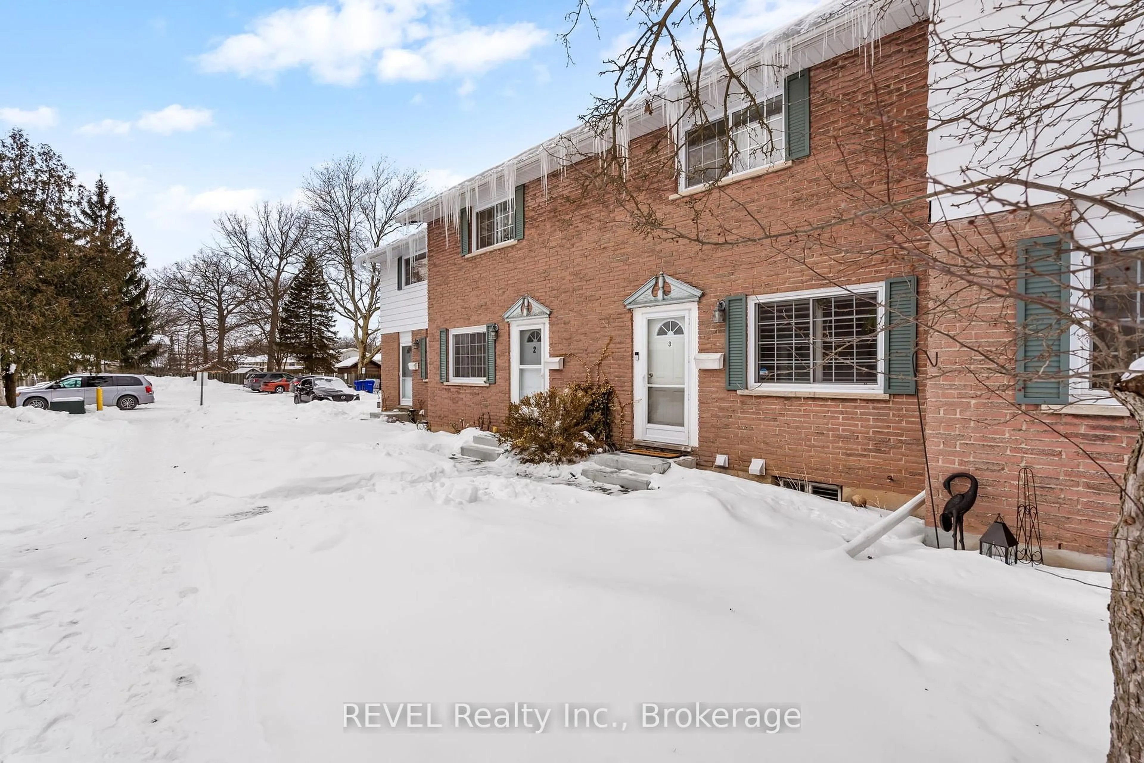 Unknown for 5852 FRONTENAC St #3, Niagara Falls Ontario L2G 3A9