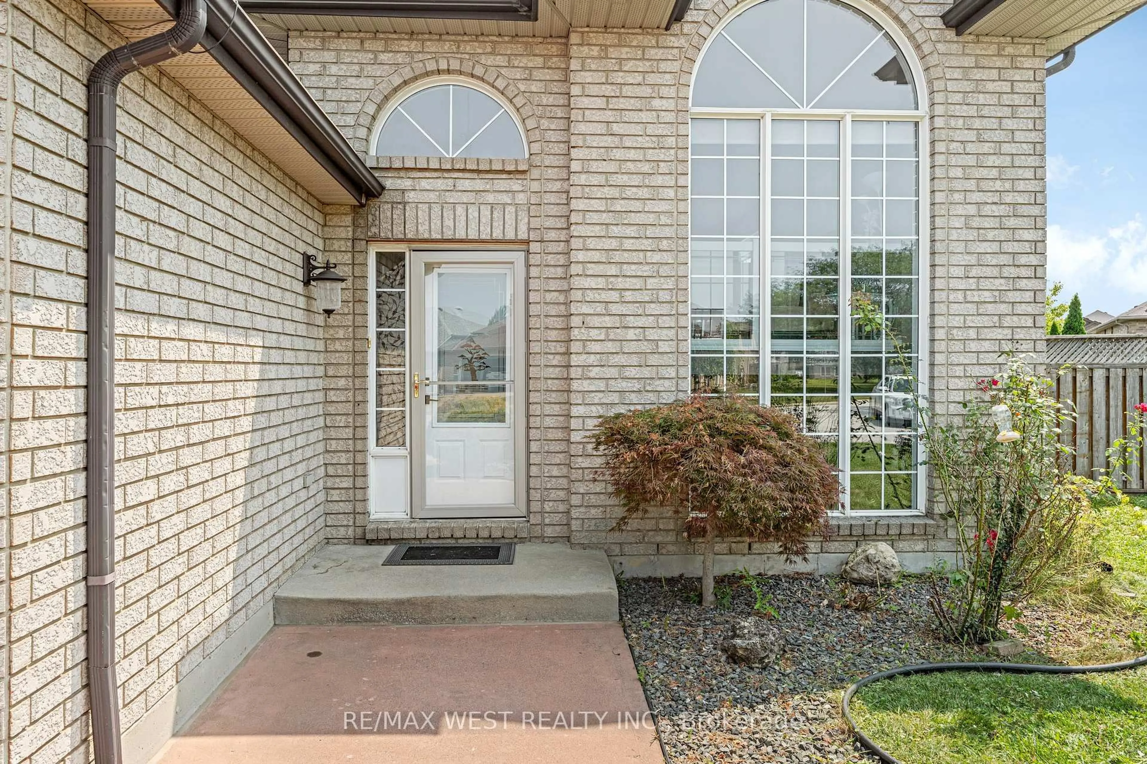 Unknown for 11143 Ancona Cres, Windsor Ontario N8R 2K2