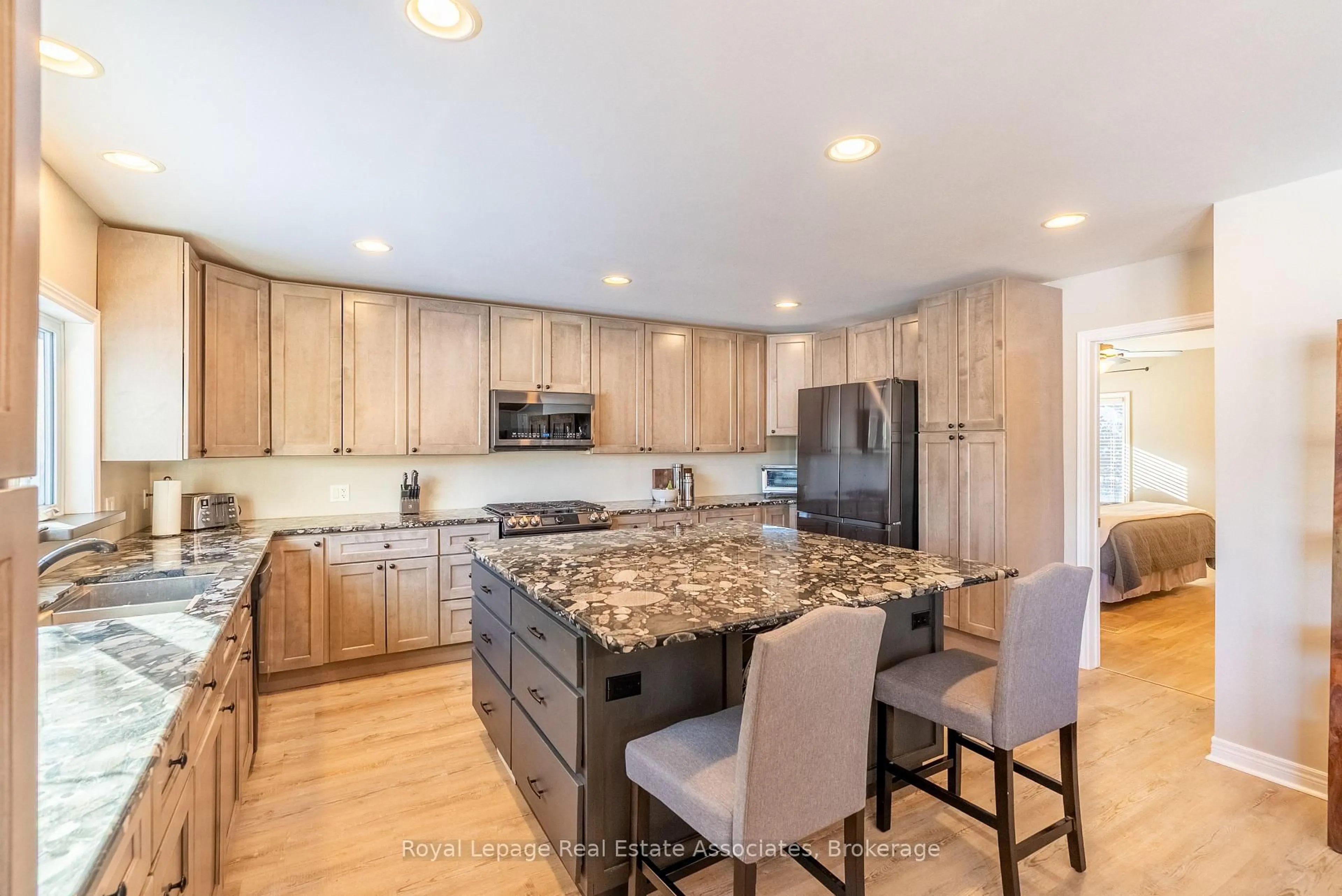 Open concept kitchen, ceramic/tile floor for 196 Circle Rd, Maynooth Ontario K0L 2K0