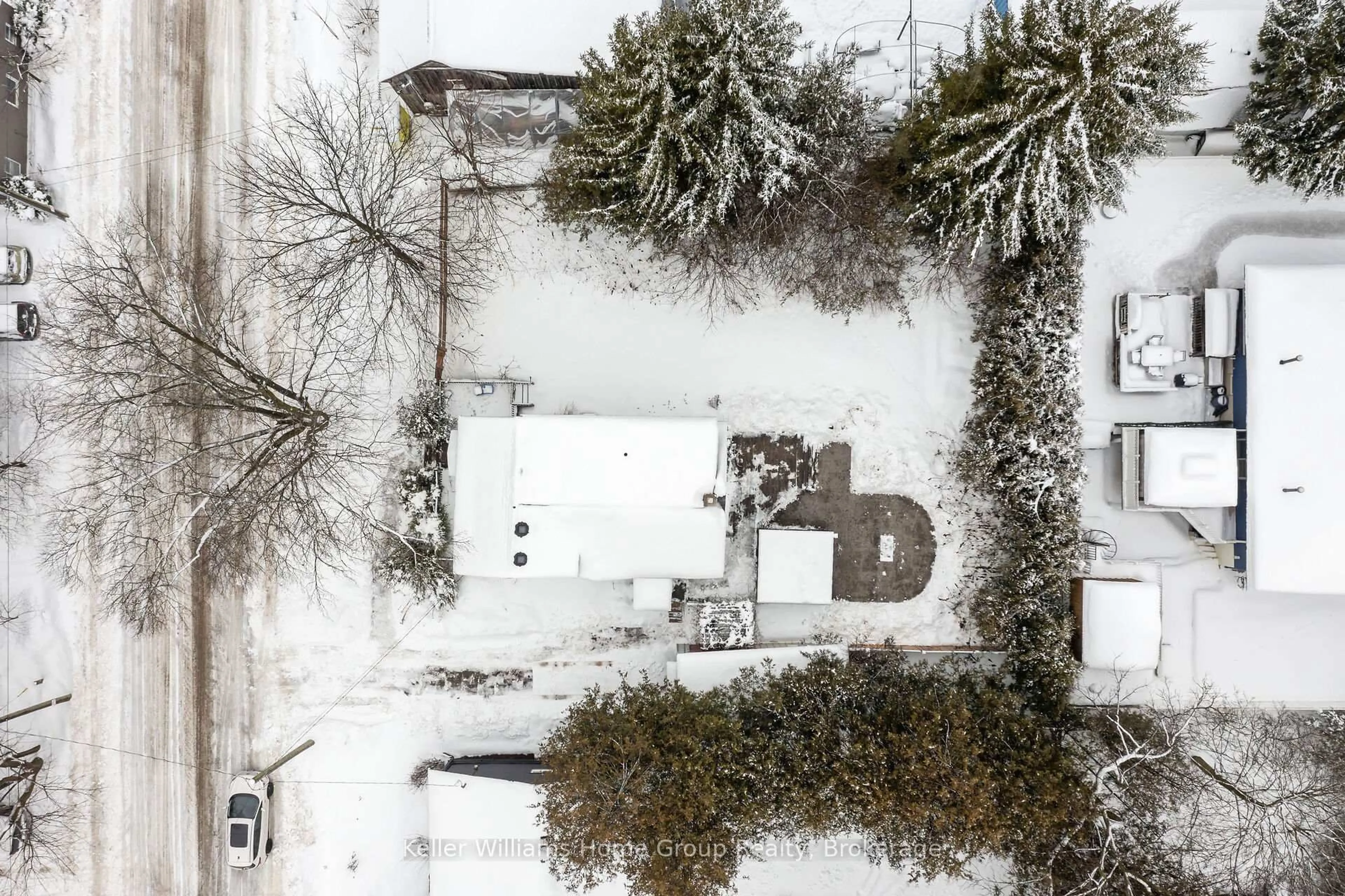 A pic from outside/outdoor area/front of a property/back of a property/a pic from drone, street for 75 Wellesley St, Centre Wellington Ontario N0B 1S0