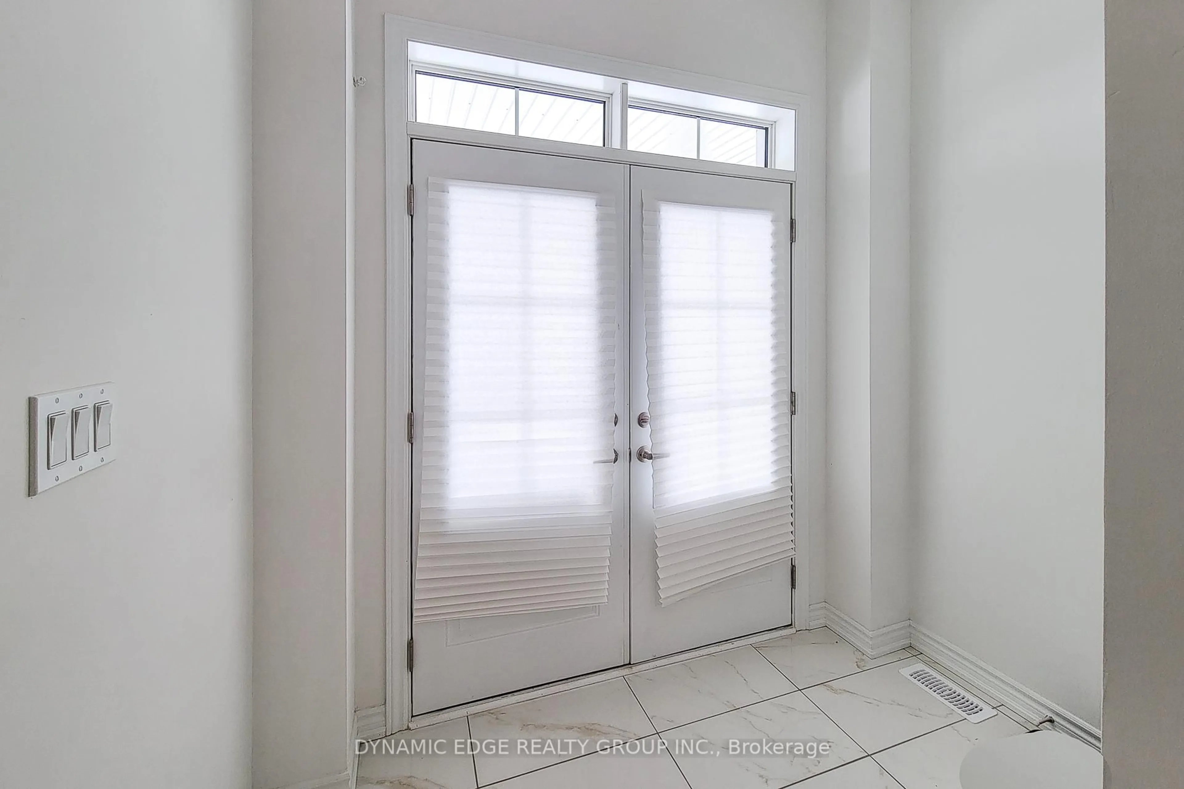 Indoor entryway for 139 Henshaw Dr, Erin Ontario N0B 1T0