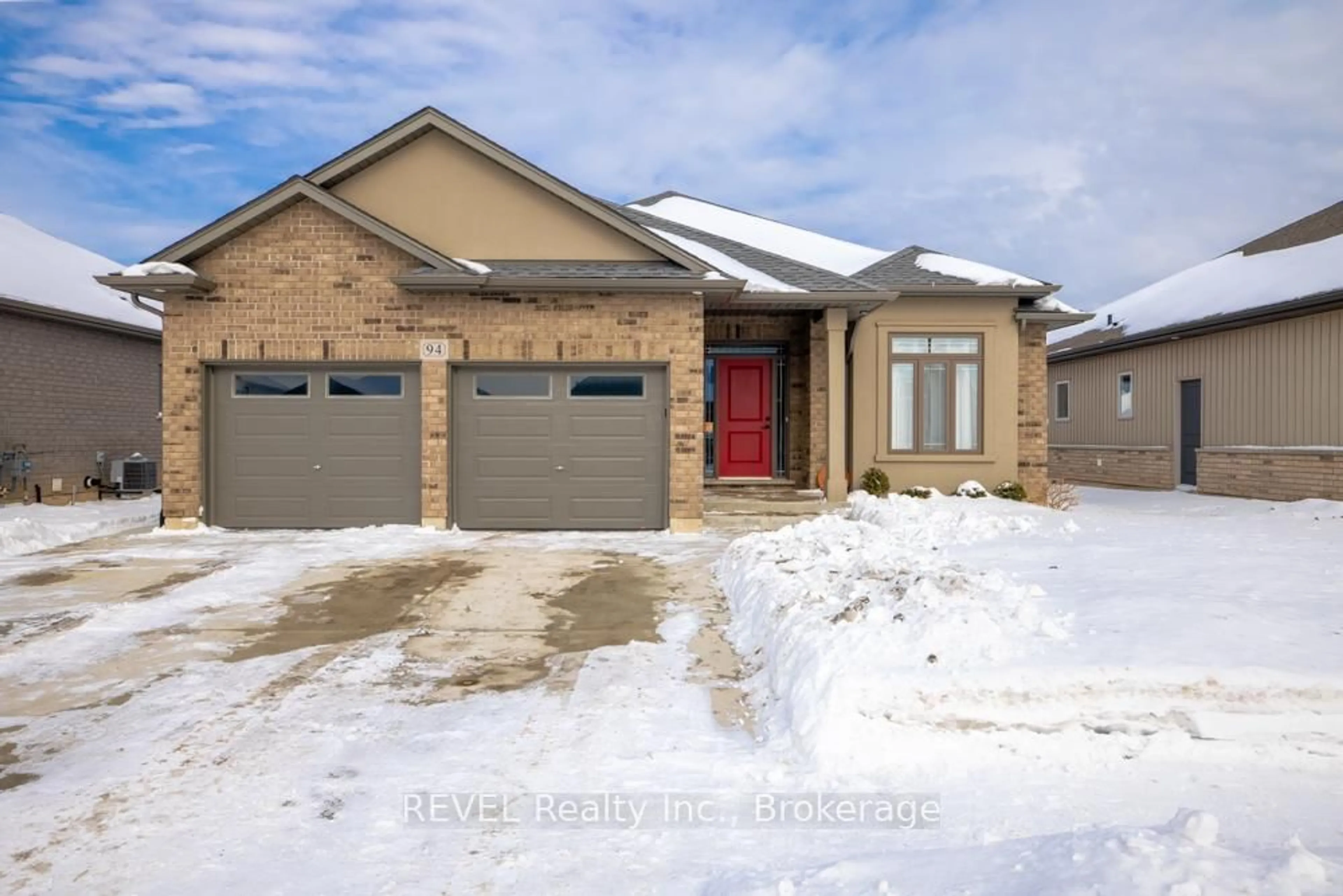 Home with brick exterior material, street for 94 Julia Dr, Welland Ontario L3C 0E7