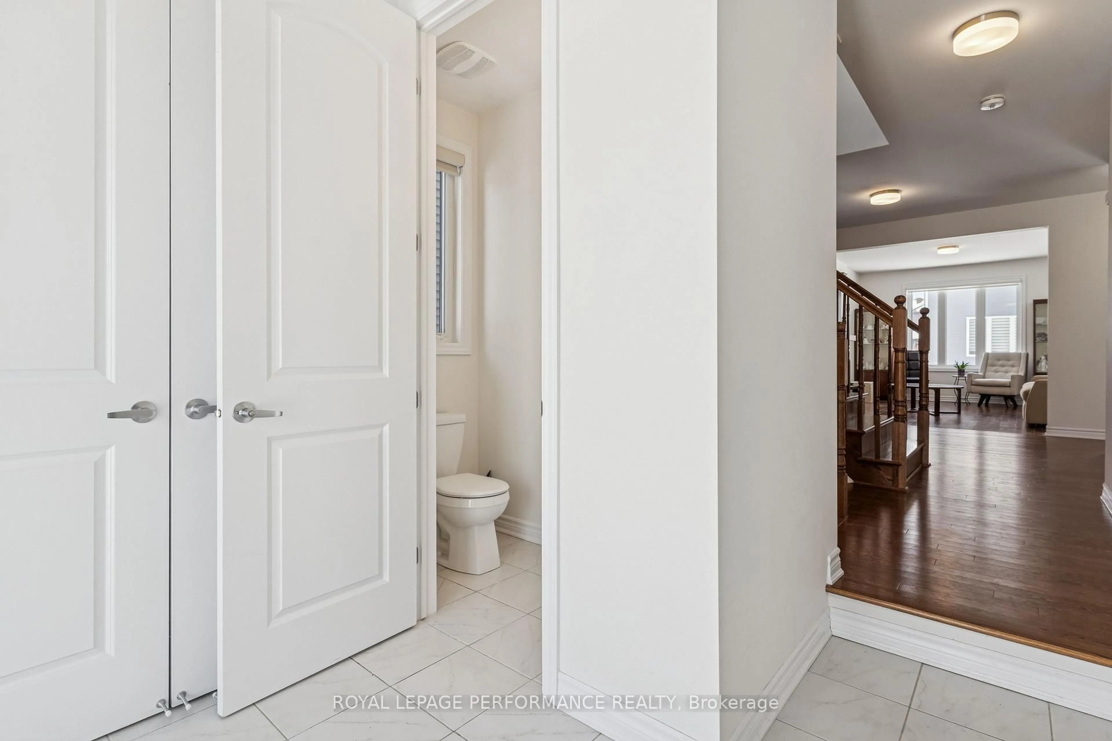 Indoor entryway for 845 Snap Hook Cres, Ottawa Ontario K2J 6V7