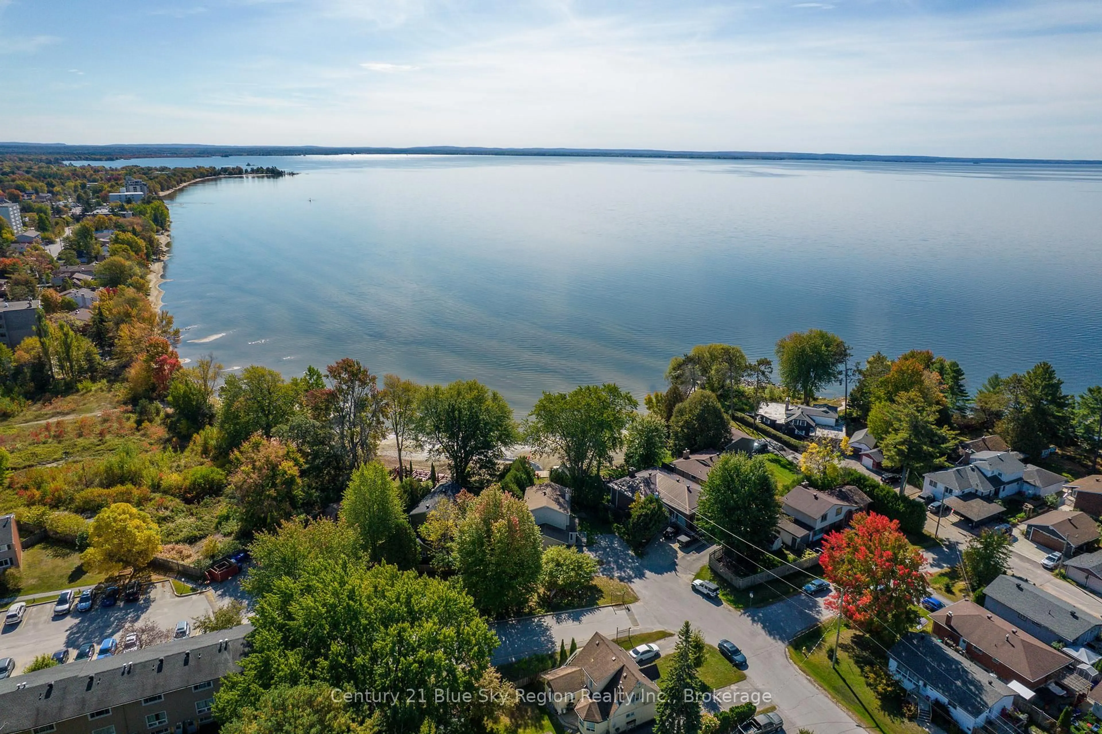 A pic from outside/outdoor area/front of a property/back of a property/a pic from drone, water/lake/river/ocean view for 264 Parsons Ave, North Bay Ontario P1A 1T2