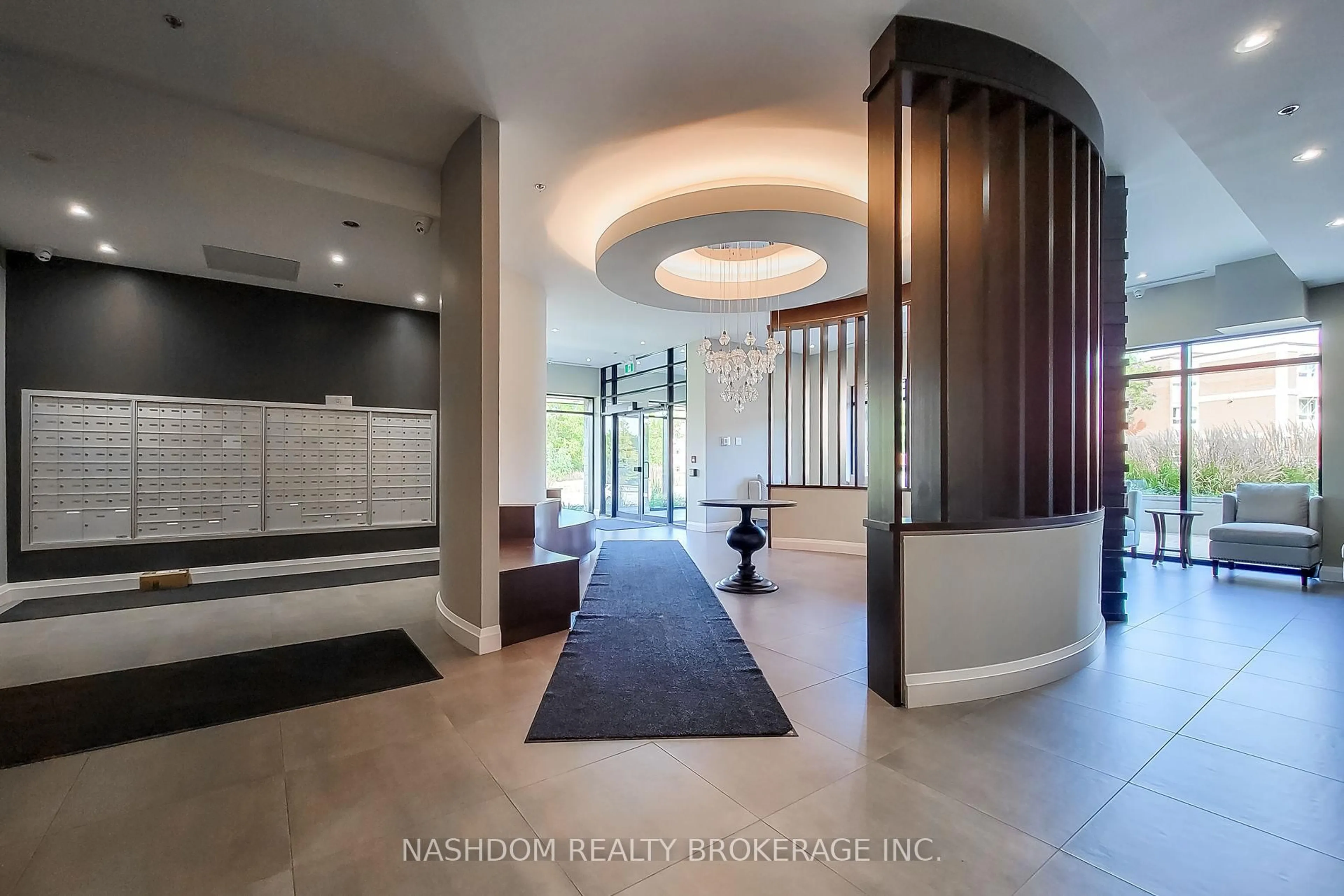 Indoor foyer for 1 Redfern Ave #119, Hamilton Ontario L9C 0E6