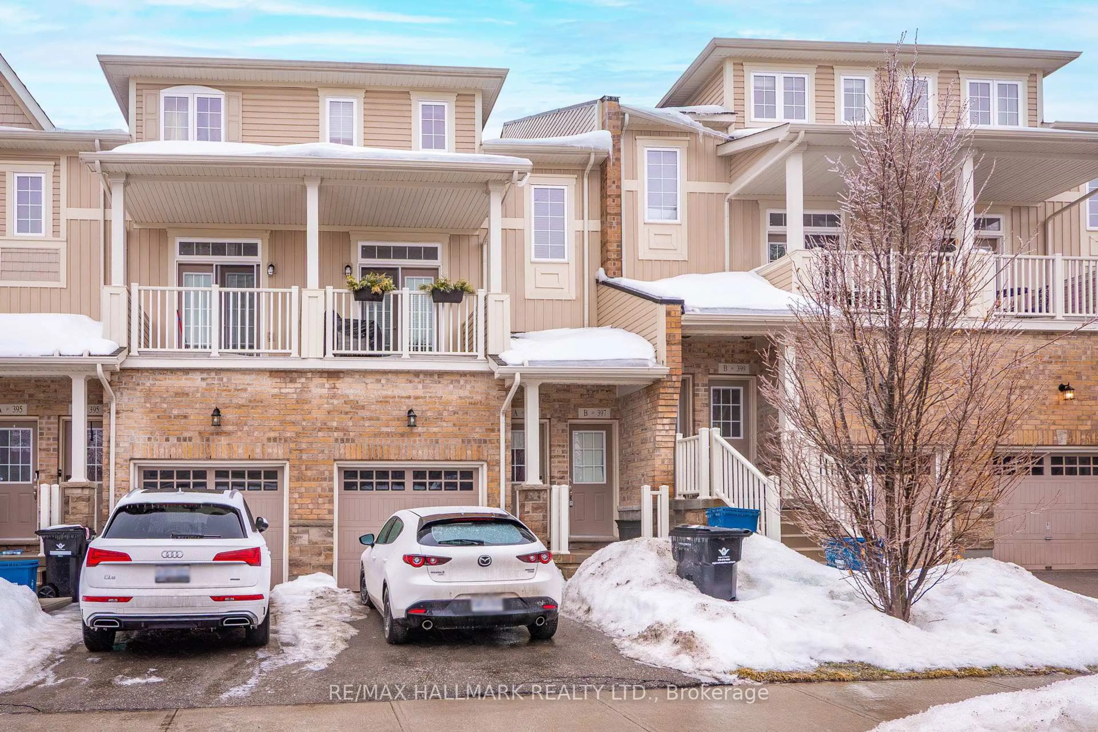 A pic from outside/outdoor area/front of a property/back of a property/a pic from drone, street for 397 Westwood Dr B Dr, Kitchener Ontario N2M 5B5