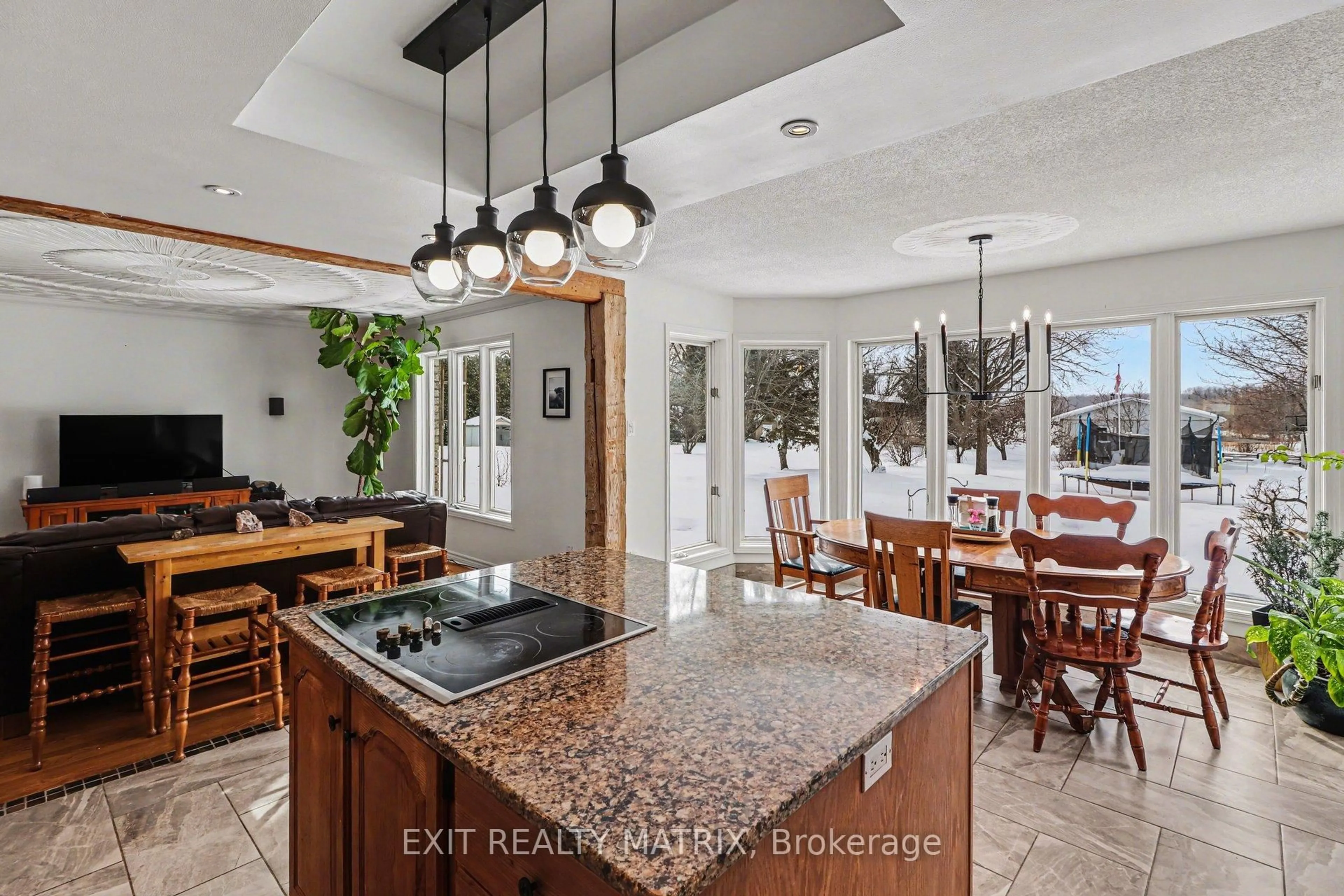 Open concept kitchen, ceramic/tile floor for 1320 Ste Marie Rd, Russell Ontario K0A 1W0