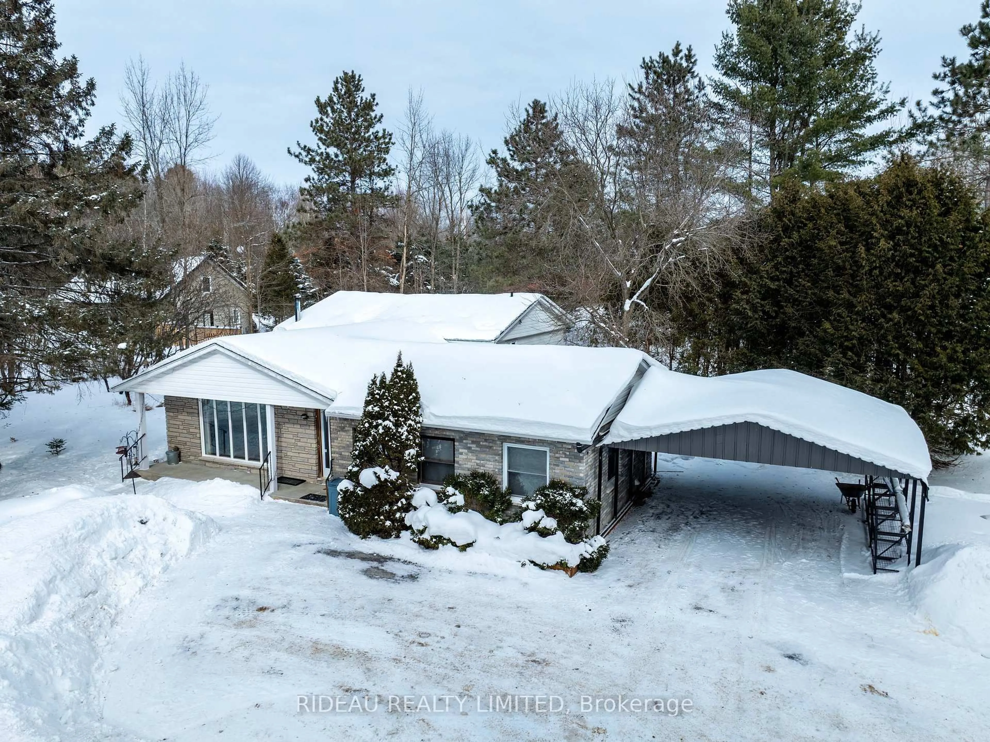 A pic from outside/outdoor area/front of a property/back of a property/a pic from drone, unknown for 109 Perth St, Rideau Lakes Ontario K0G 1E0