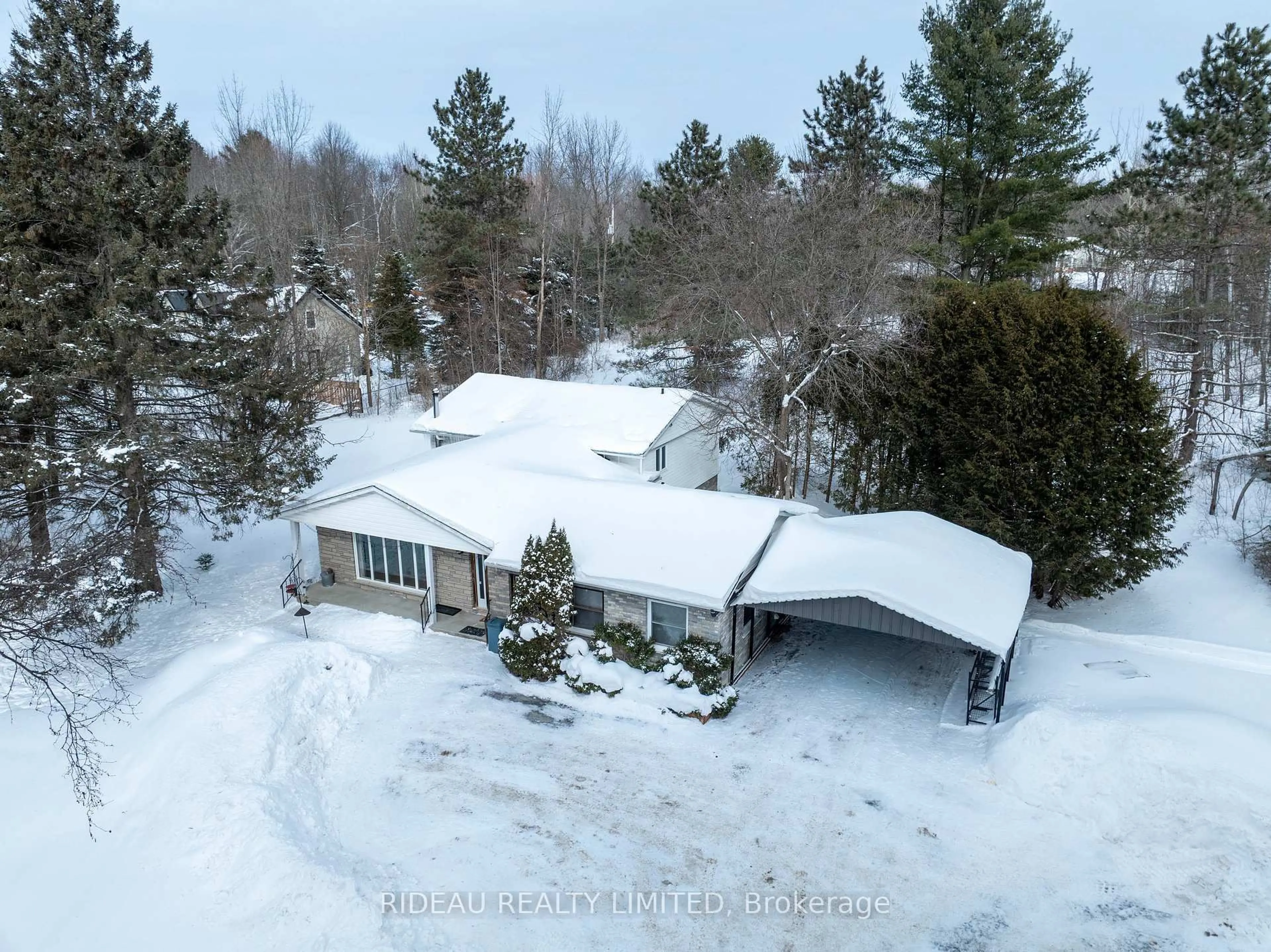 A pic from outside/outdoor area/front of a property/back of a property/a pic from drone, unknown for 109 Perth St, Rideau Lakes Ontario K0G 1E0