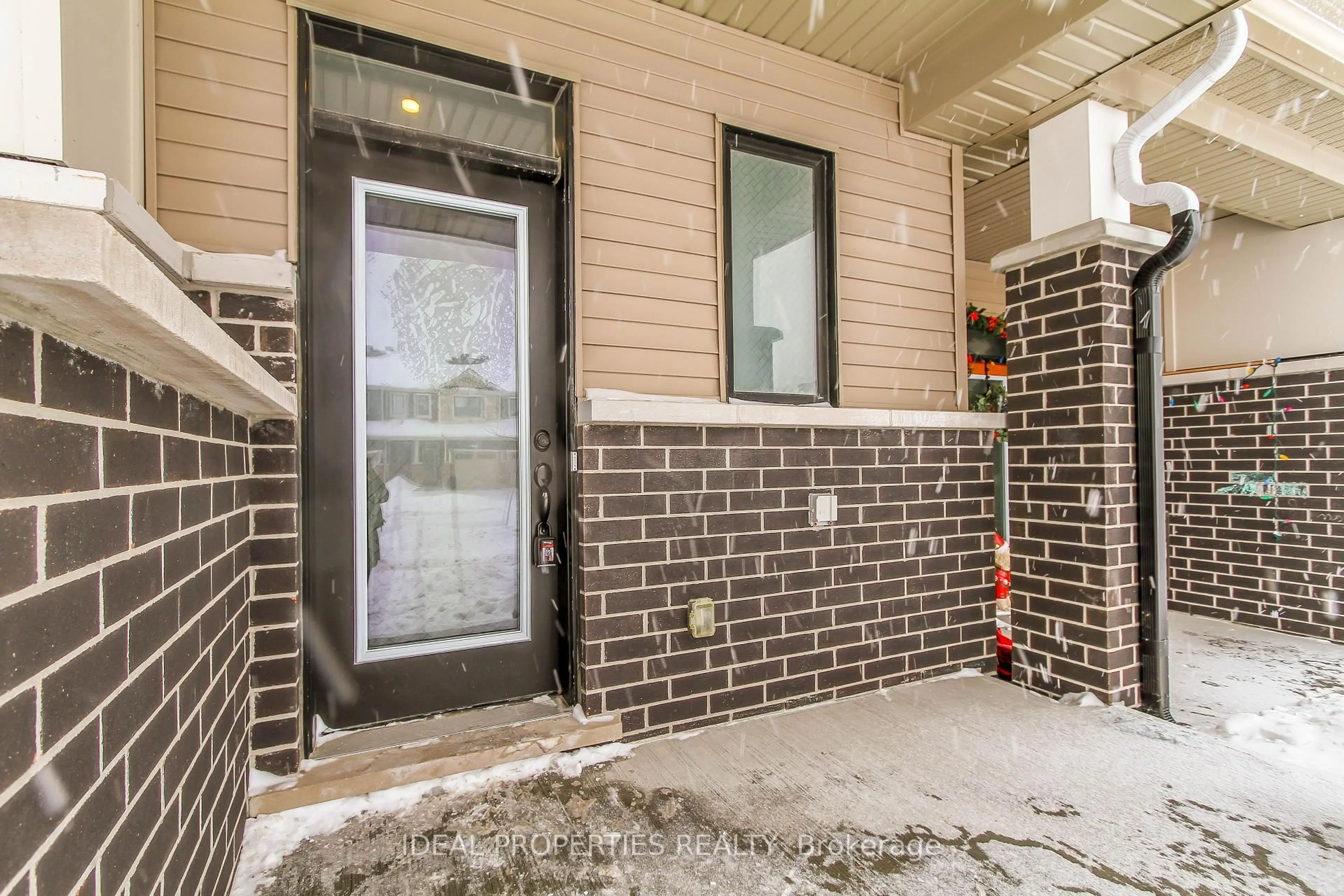 Home with brick exterior material, street for 703 Derreen Ave, Stittsville Ontario K2S 2Z2