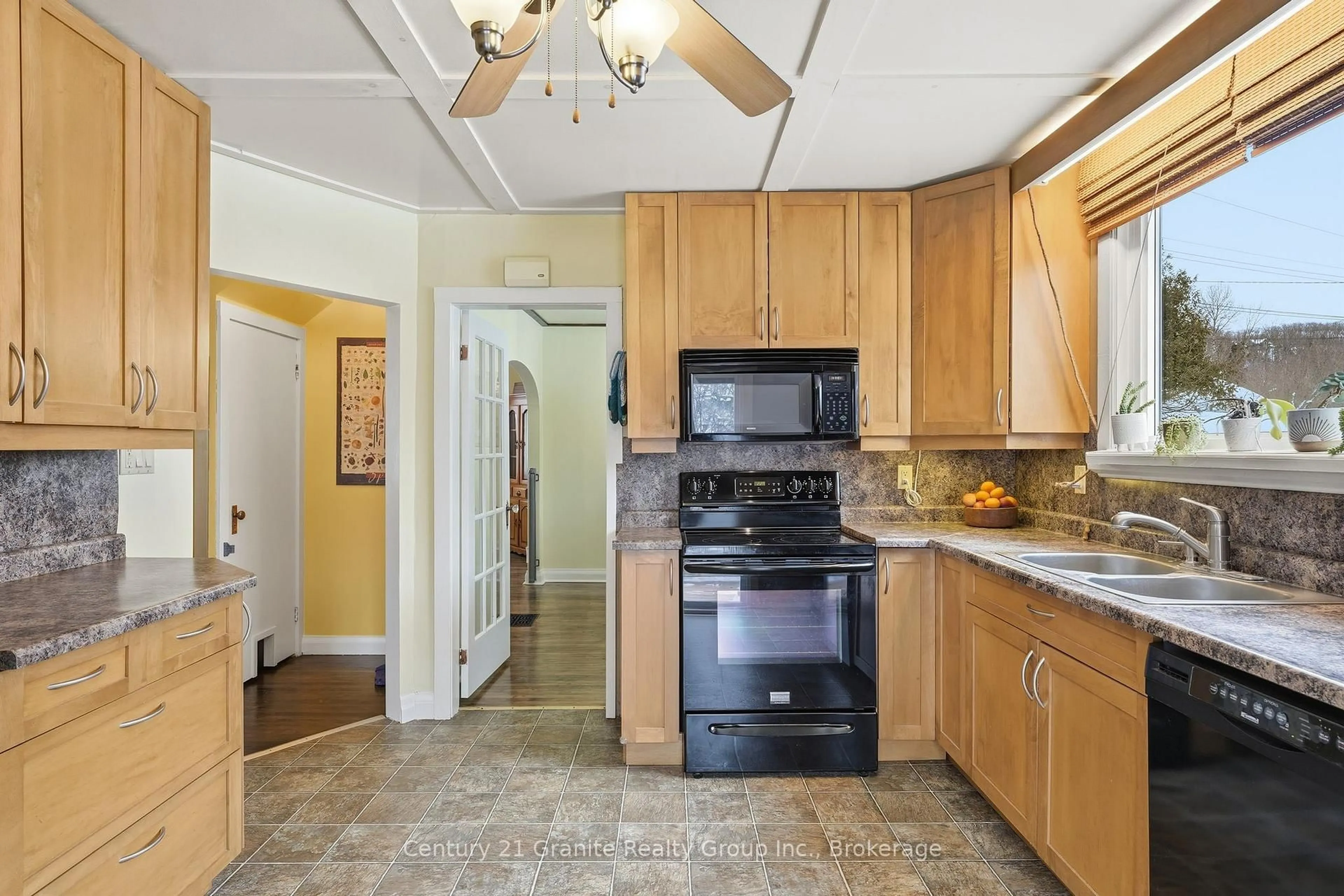 Standard kitchen, ceramic/tile floor for 101 Victoria St, Dysart et al Ontario K0M 1S0