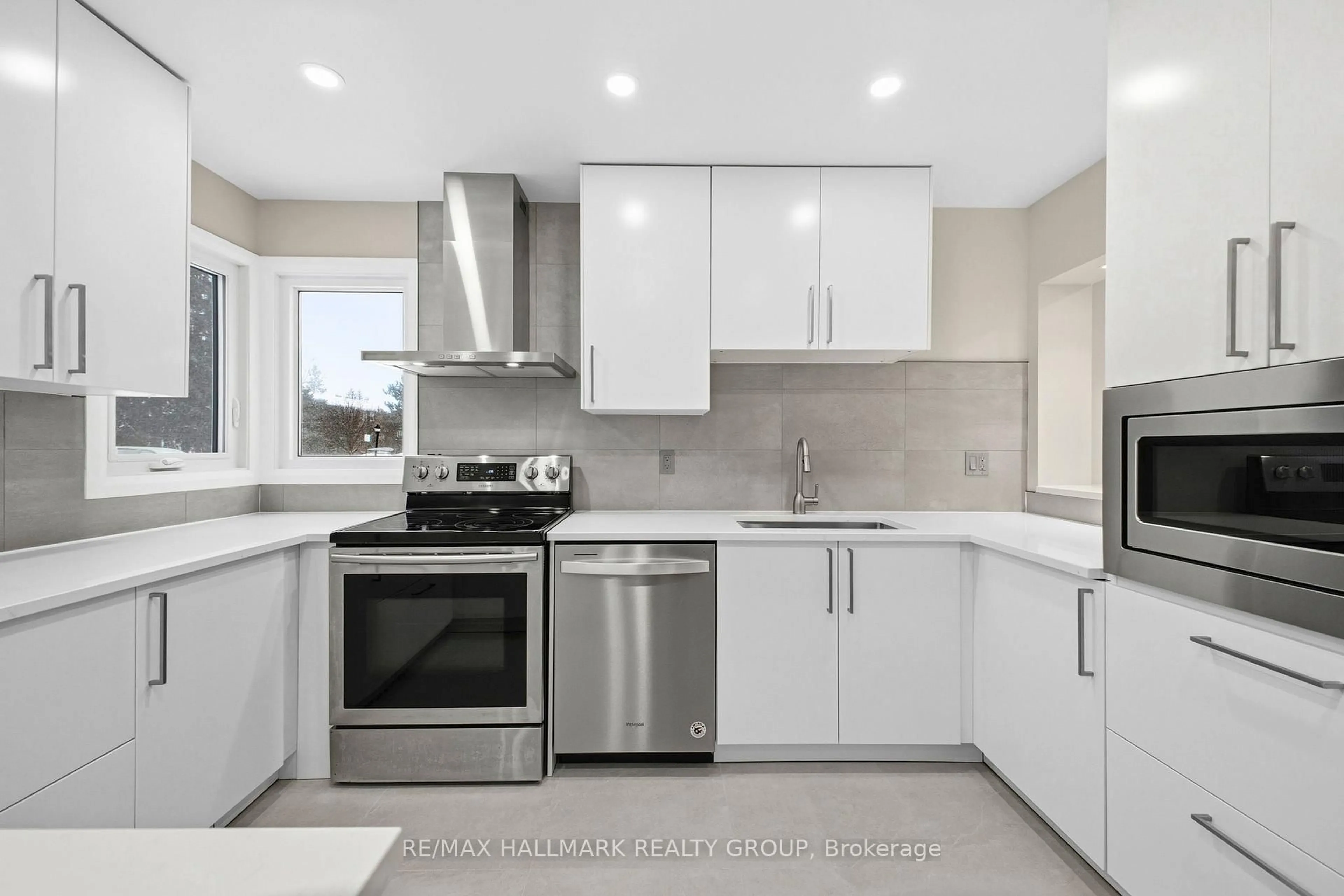 Standard kitchen, unknown for 1414 Ridgebrook Dr, Ottawa Ontario K1B 4T2