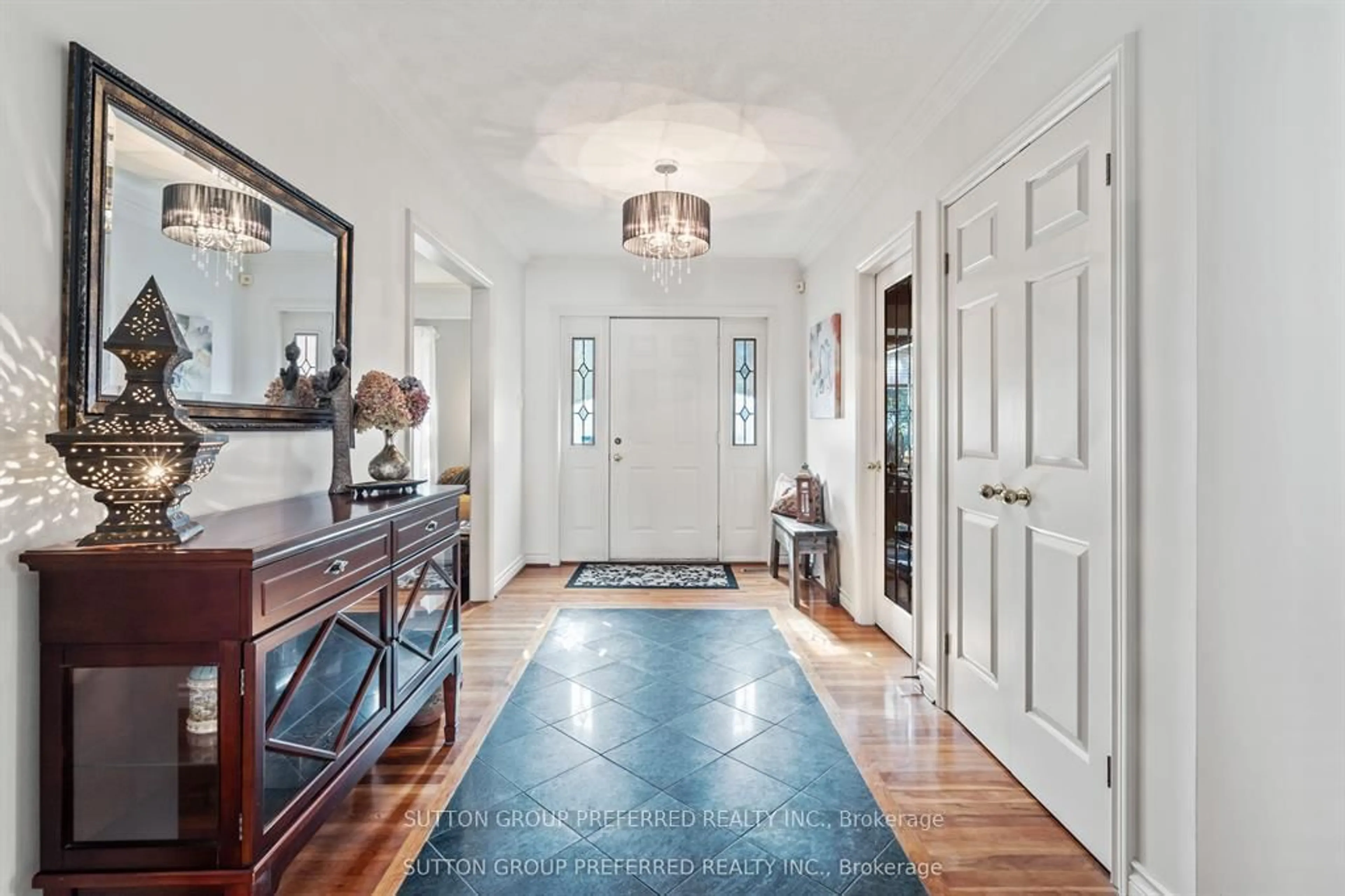 Indoor entryway for 31 Havenwood Way, London North Ontario N6H 5B8