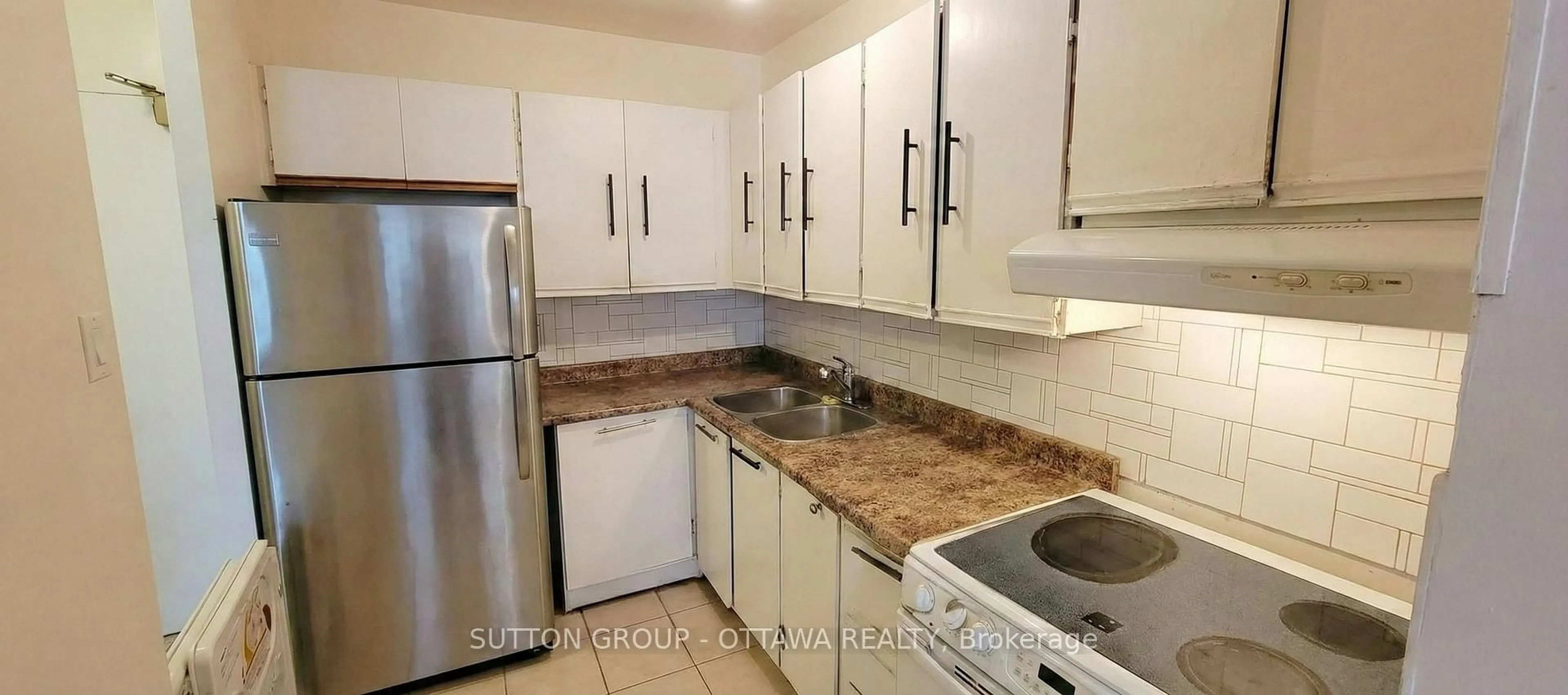 Standard kitchen, unknown for 2000 Jasmine Cres #516, Ottawa Ontario K1J 8K4