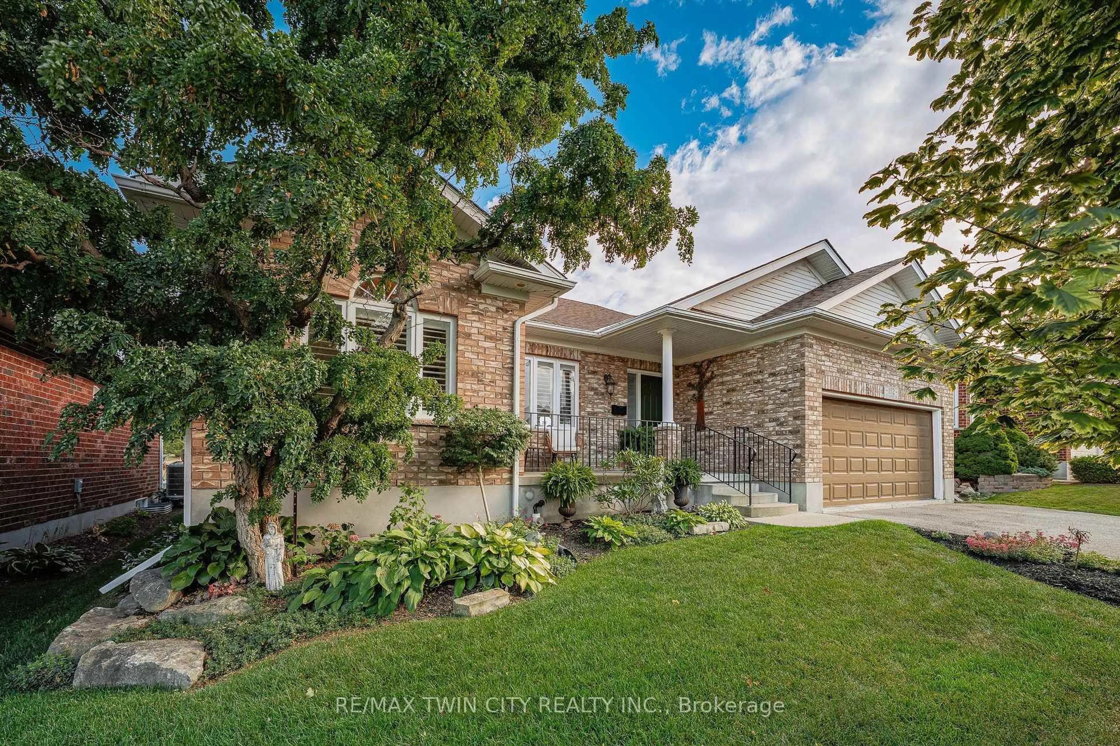 Home with brick exterior material, street for 152 Devonshire Dr #18, Wilmot Ontario N3A 4J7