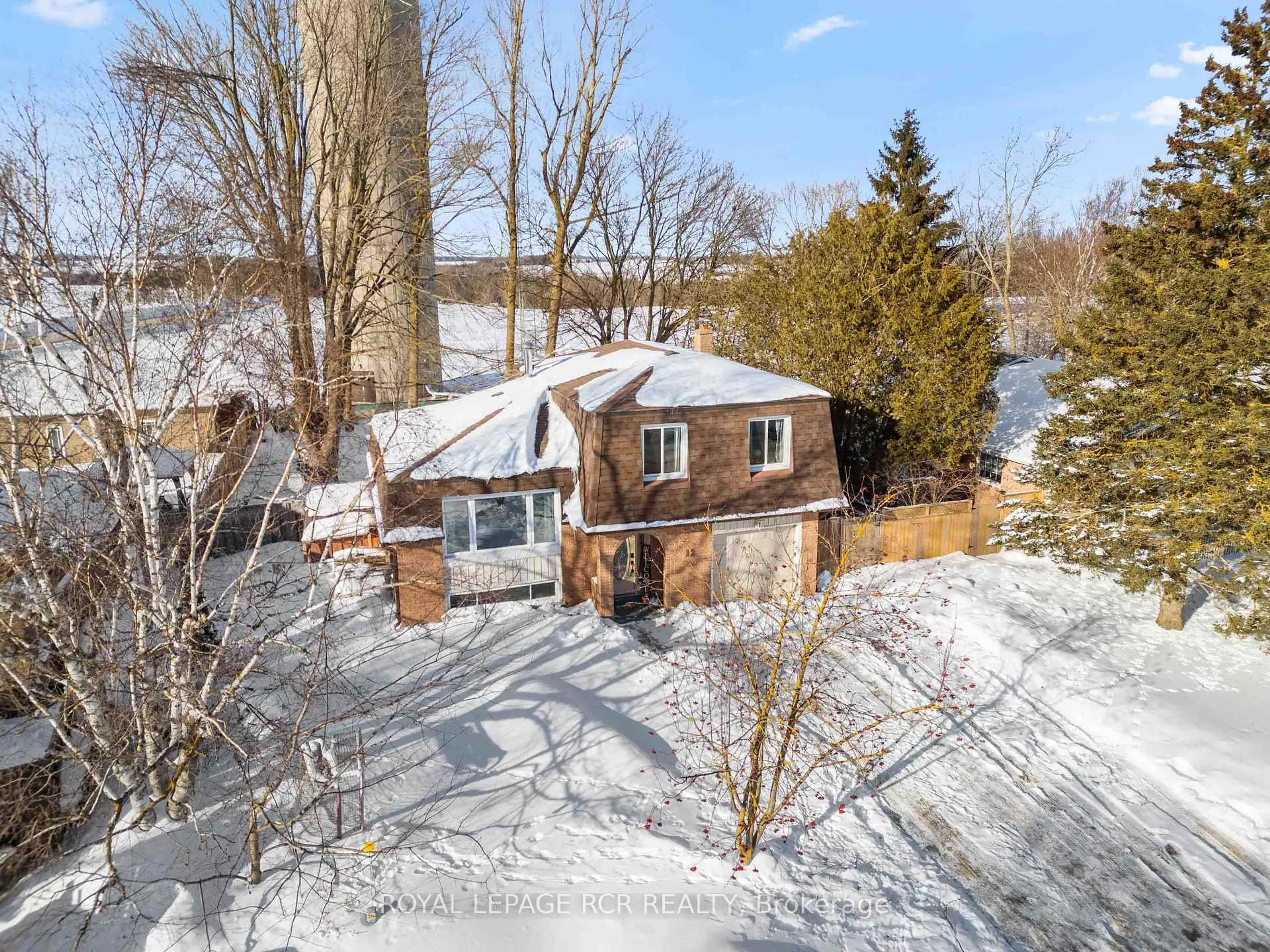 A pic from outside/outdoor area/front of a property/back of a property/a pic from drone, street for 12 Luther Rd, East Luther Grand Valley Ontario L9W 5R1