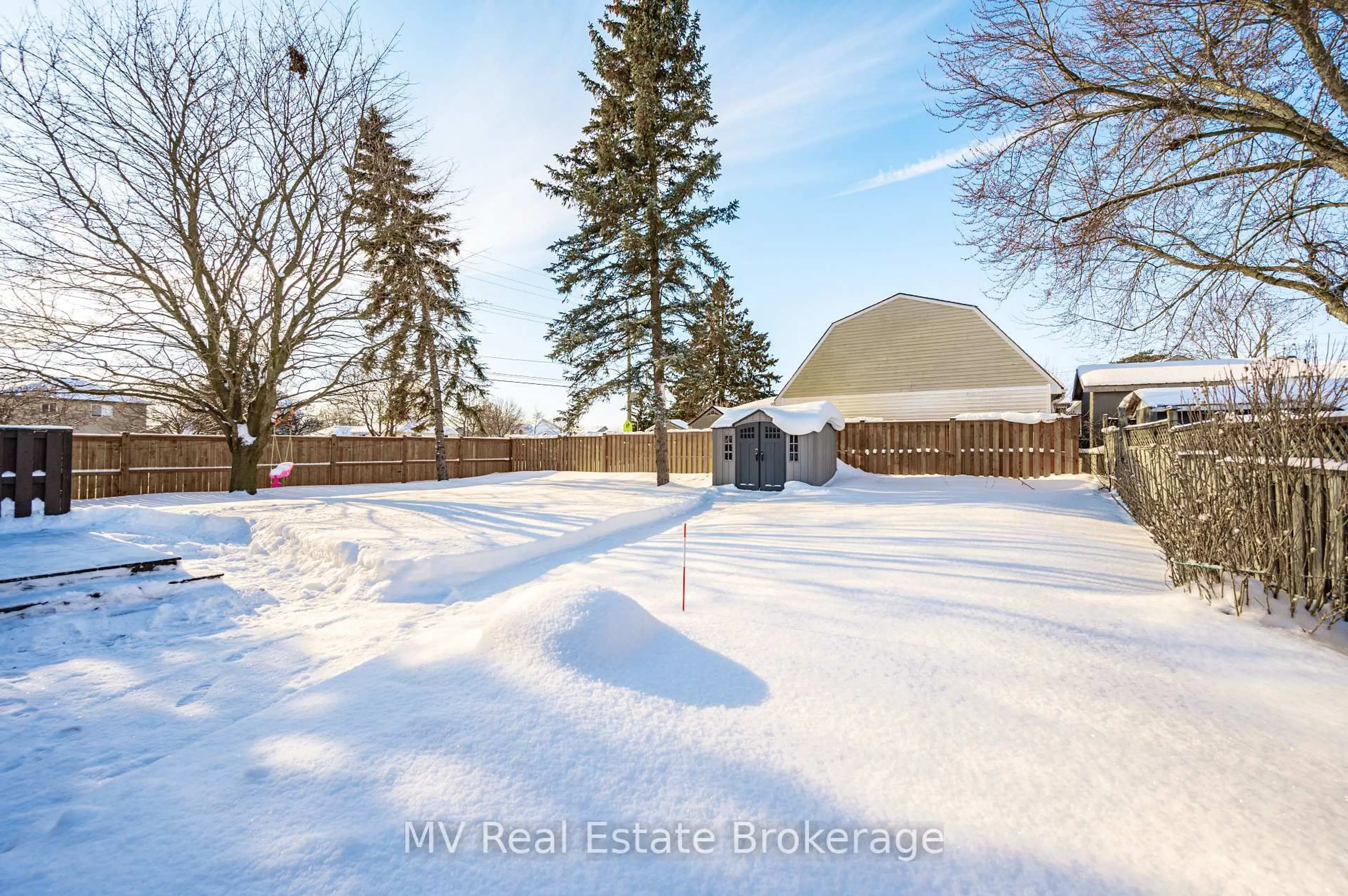 A pic from outside/outdoor area/front of a property/back of a property/a pic from drone, unknown for 519 Shortreed Ave, Centre Wellington Ontario N1M 3H4