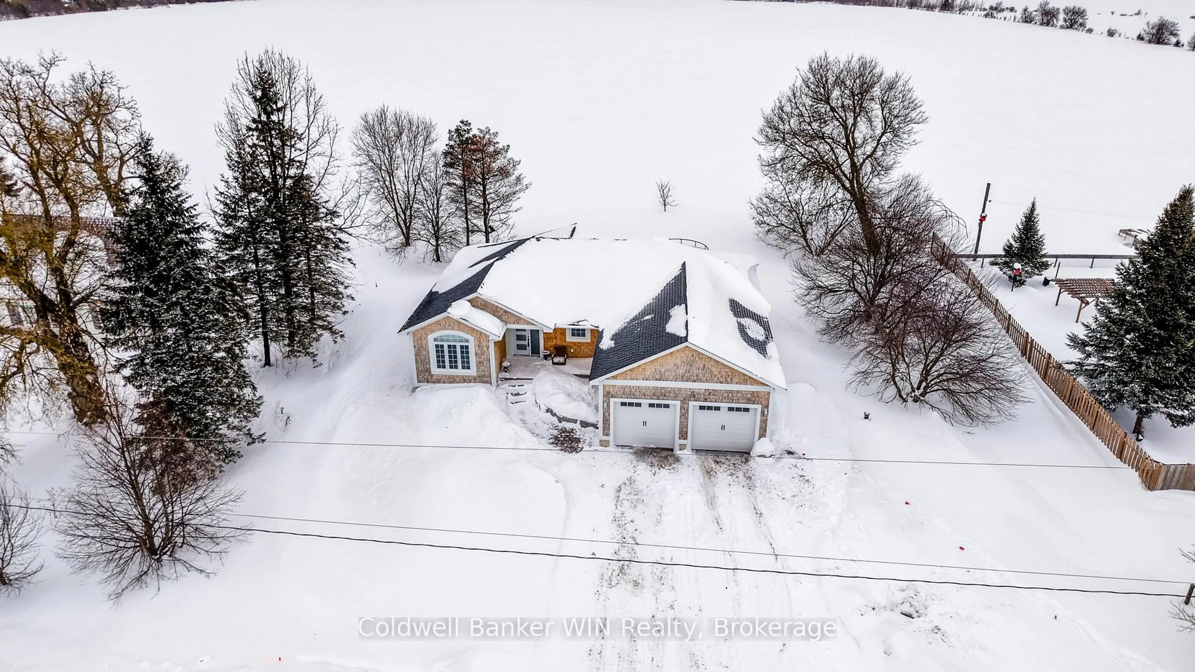 A pic from outside/outdoor area/front of a property/back of a property/a pic from drone, street for 224235 Southgate Road 22, Southgate Ontario N0G 2A0