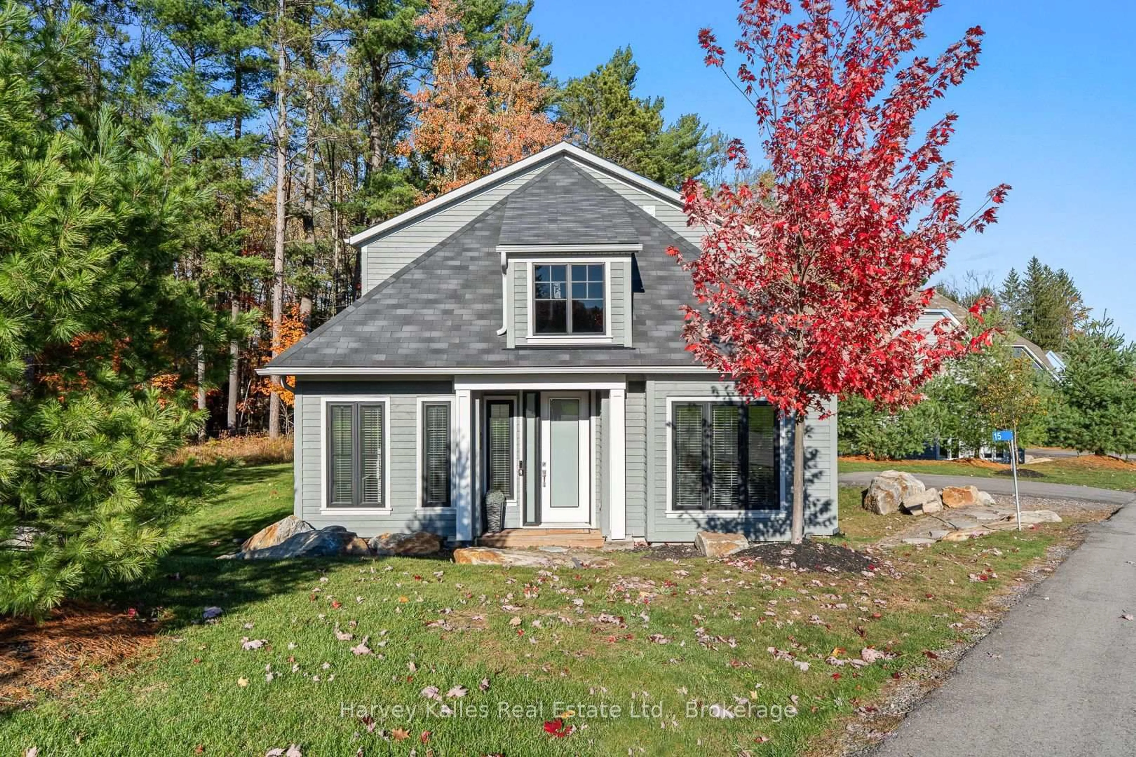 Home with vinyl exterior material, street for 2054 Peninsula Rd #15, Muskoka Lakes Ontario P0B 1G0