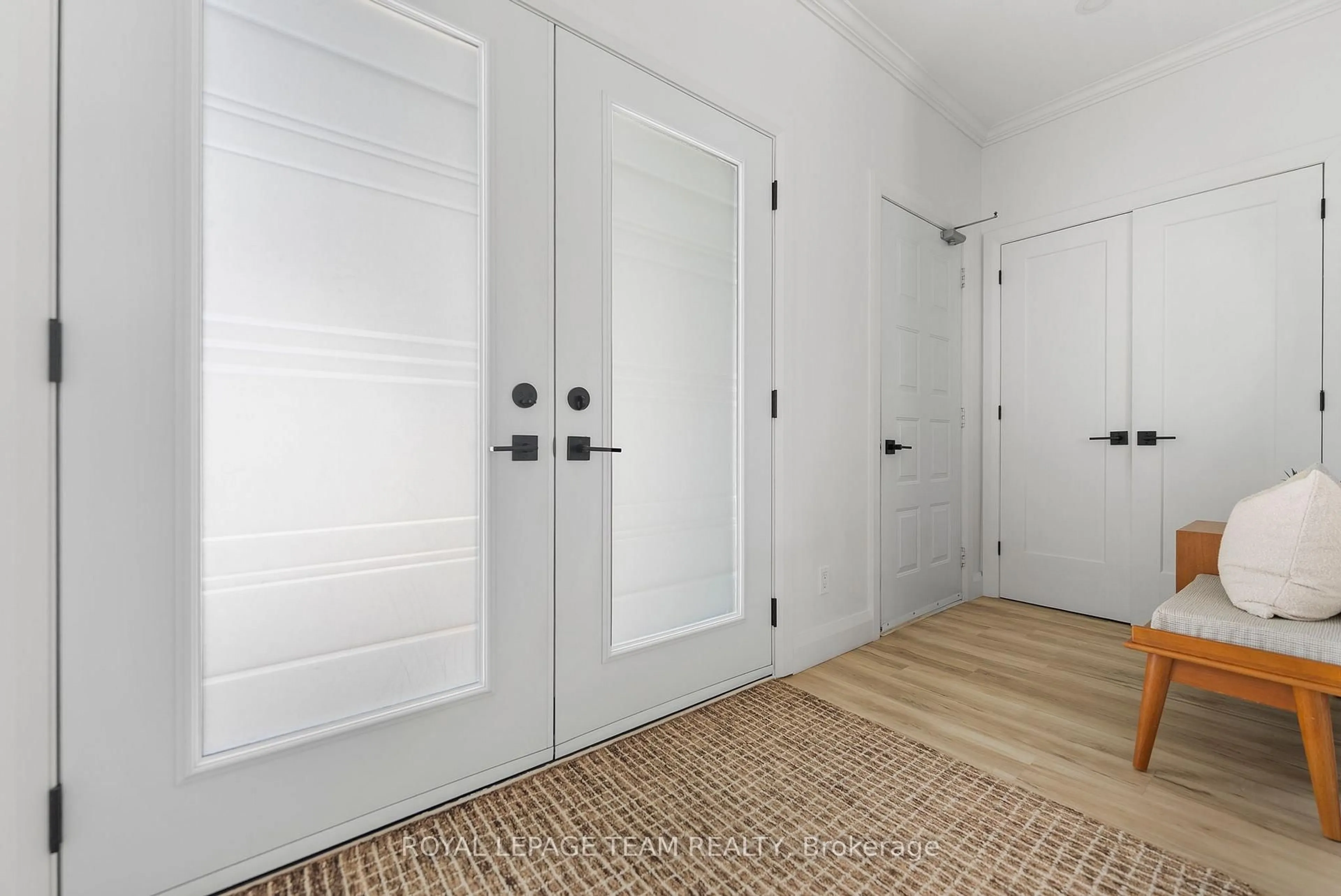 Indoor entryway for 177 Charles St, Arnprior Ontario K7S 3V5