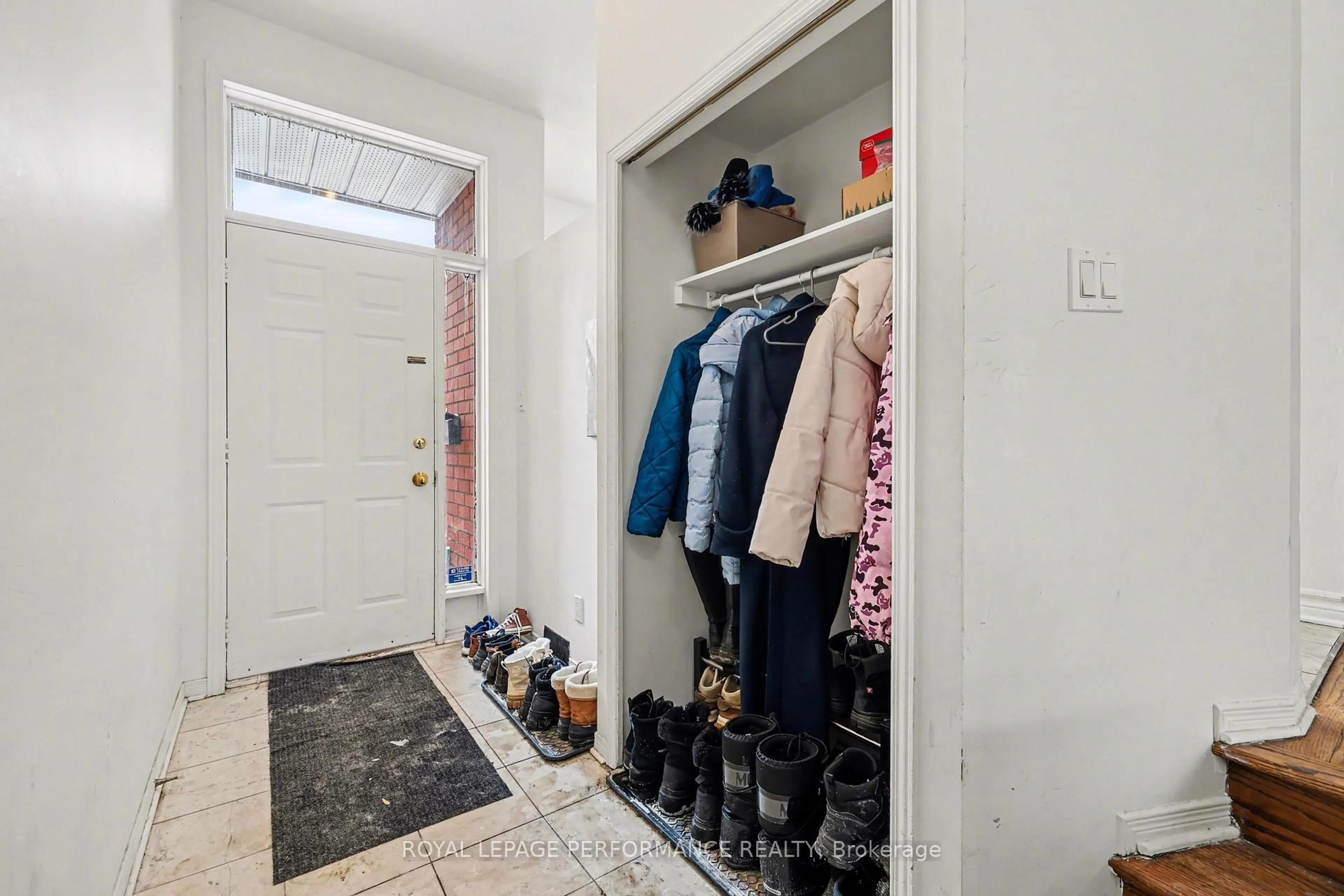 Unknown for 157 Russell Ave, Ottawa Ontario K1N 7X3