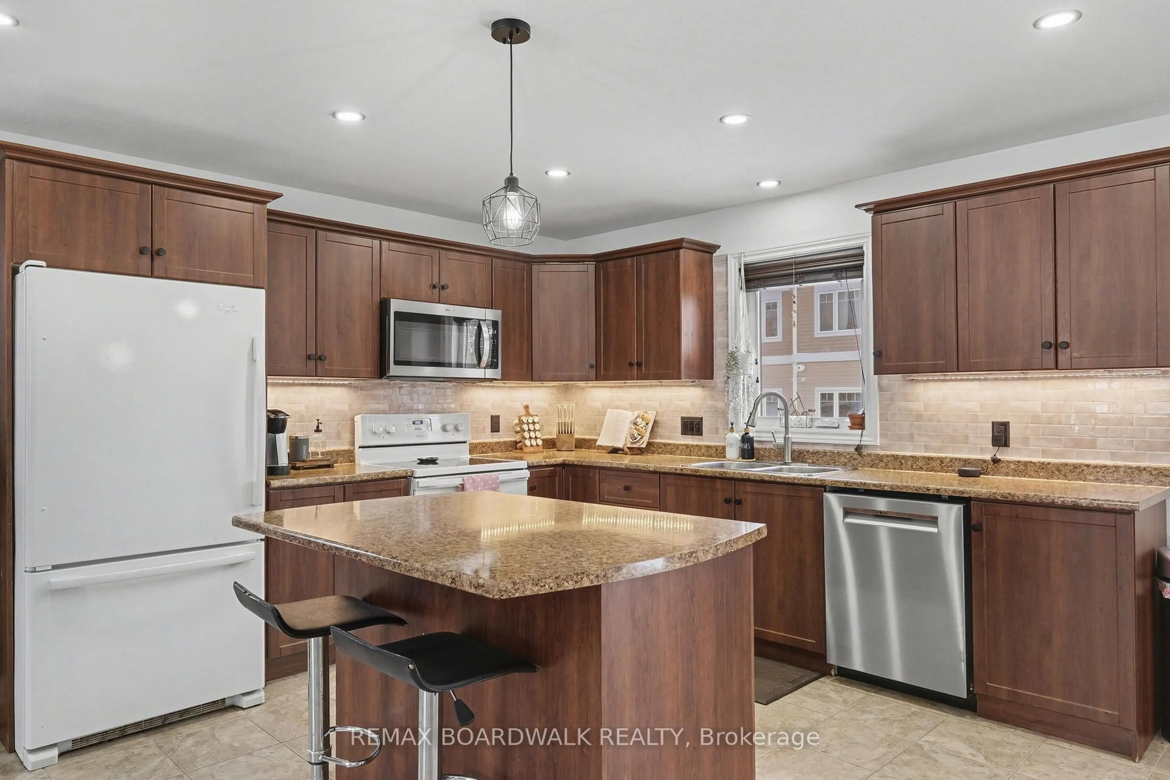 Open concept kitchen, ceramic/tile floor for 2087 Des Pins St, The Nation Ontario K0A 2M0