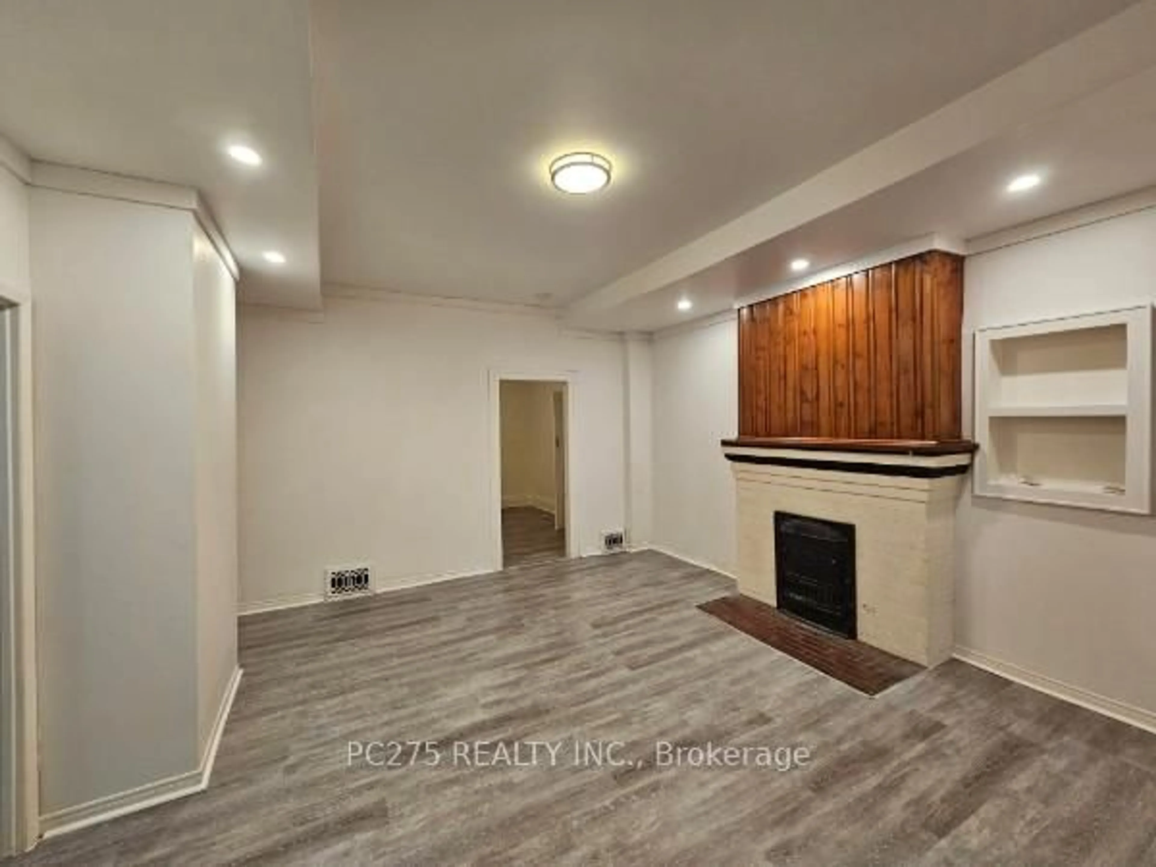 A pic of a room for 185 Brock St, Sarnia Ontario N7T 5Z4